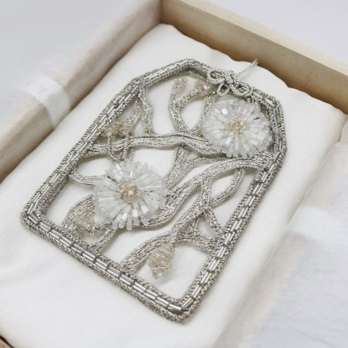 AMULET form of pray《éda》