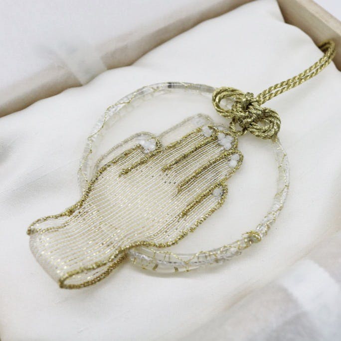 AMULET form of pray《té》