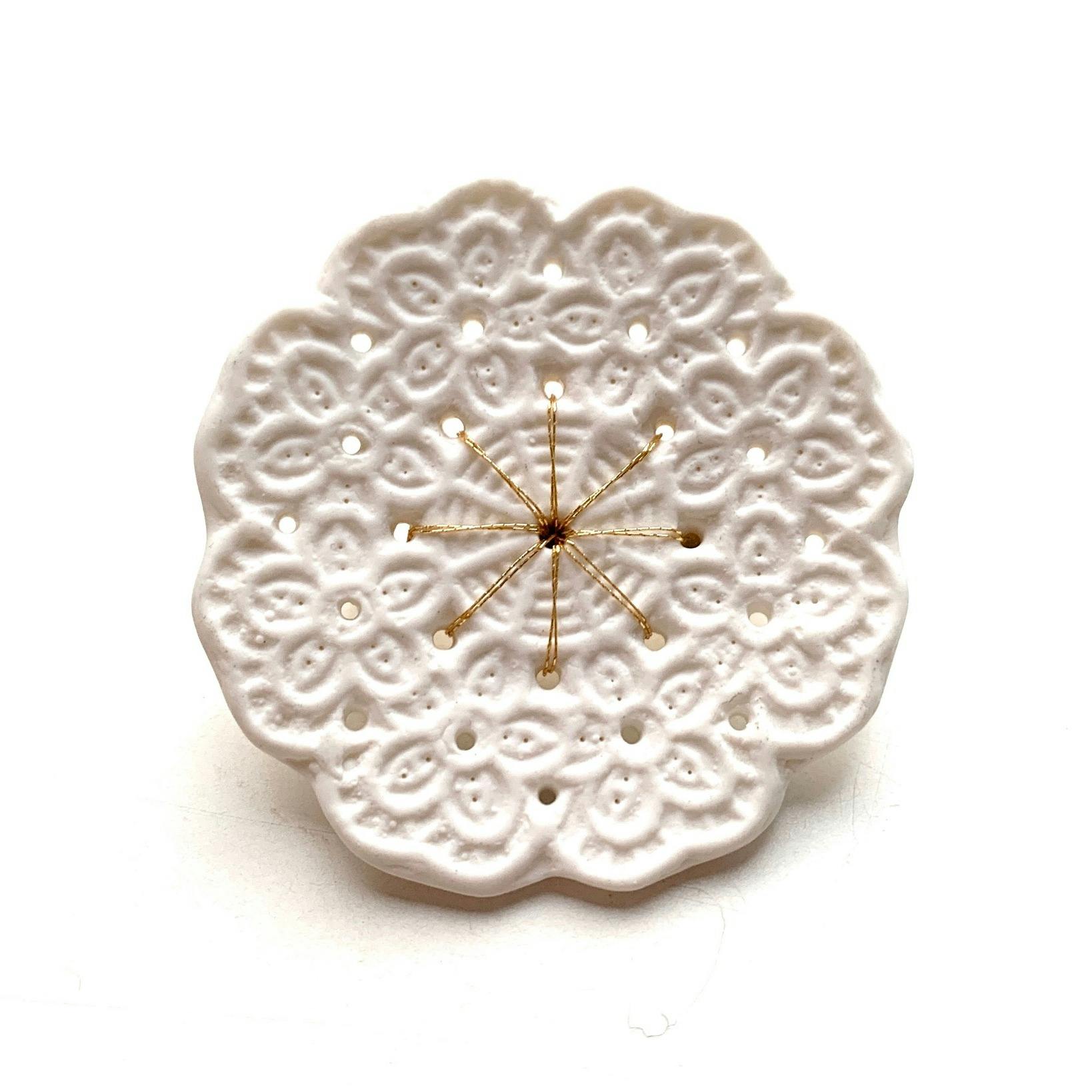 Mold ブーケのブローチ