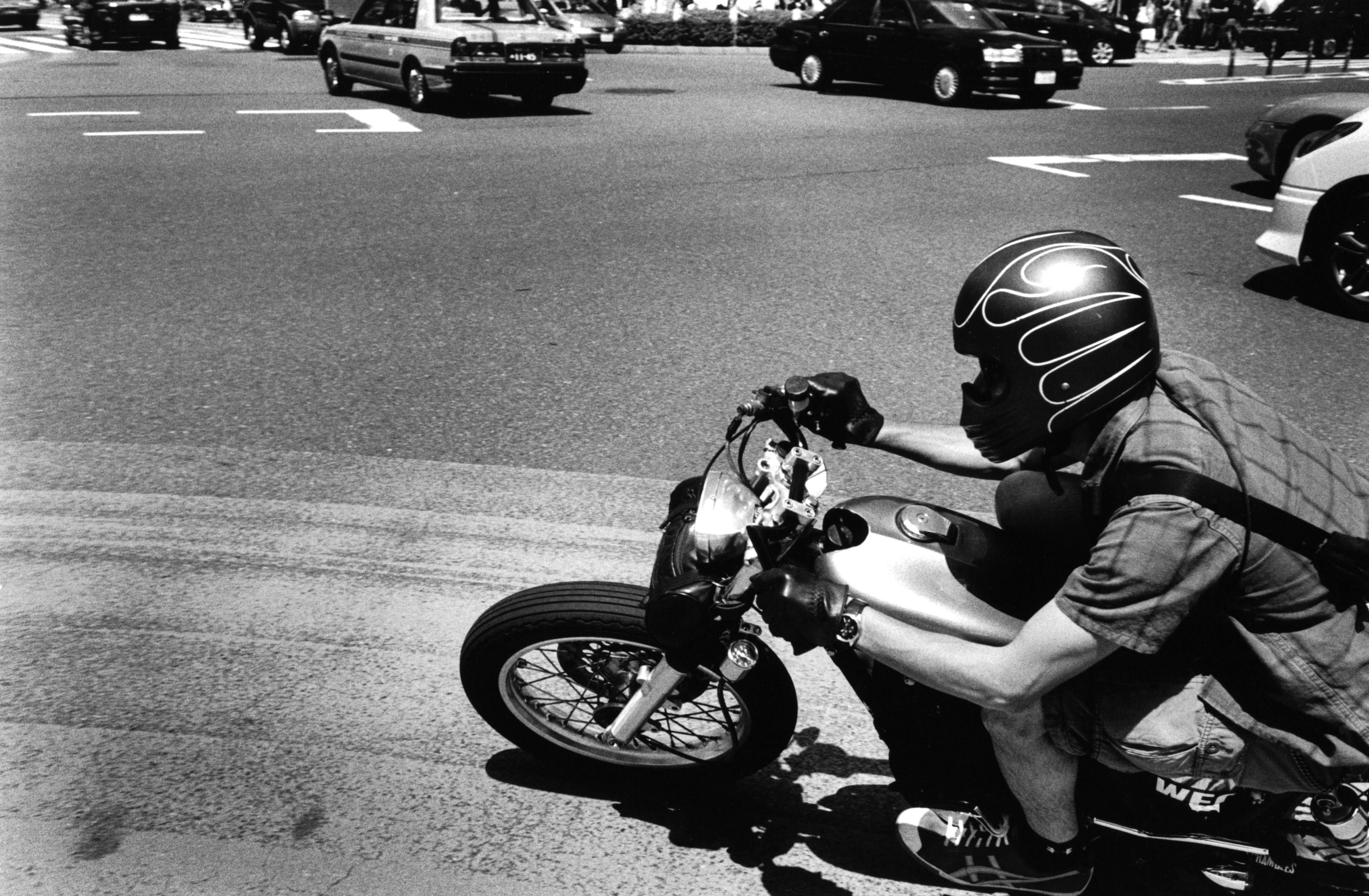 2014年、表参道。交差点でバイクの排気音が聴こえてきたら恋の予感。