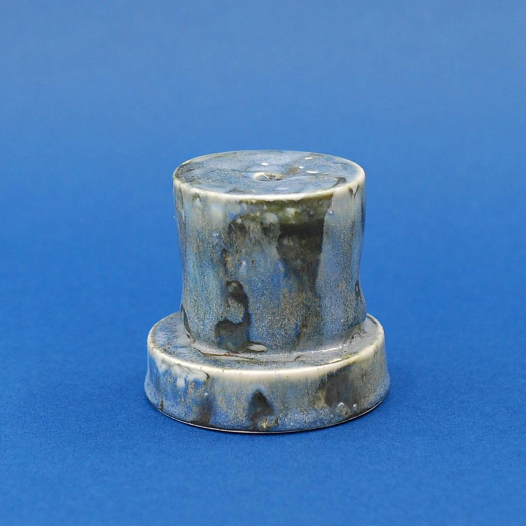 SFな建物のフラワーベース