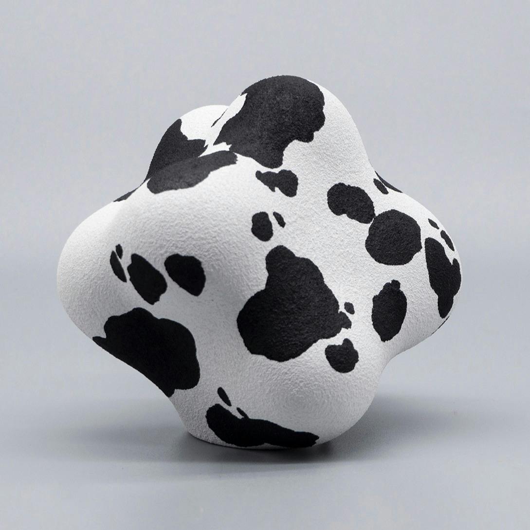 Pattern on the Form (W/B)