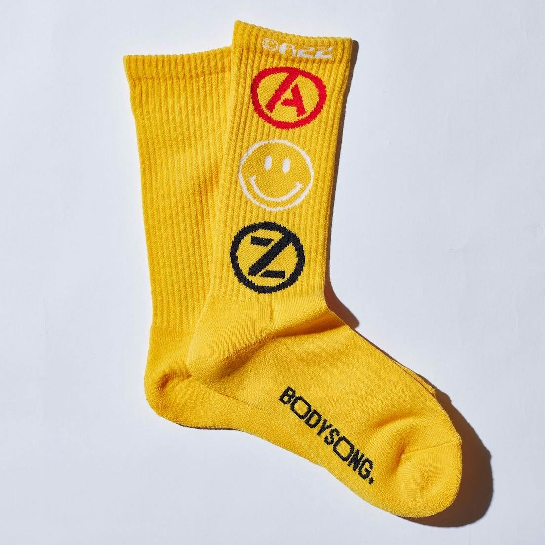 A2Z™ x BODYSONG. 靴下 黄色