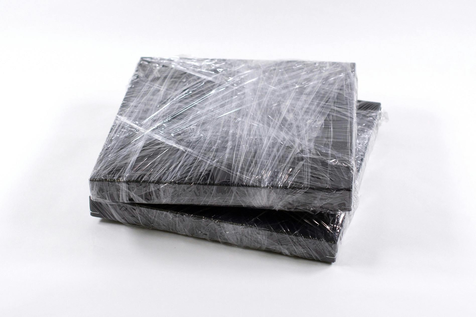 小松浩子作品《Wrap》と共通するラップ梱包(見本画像)