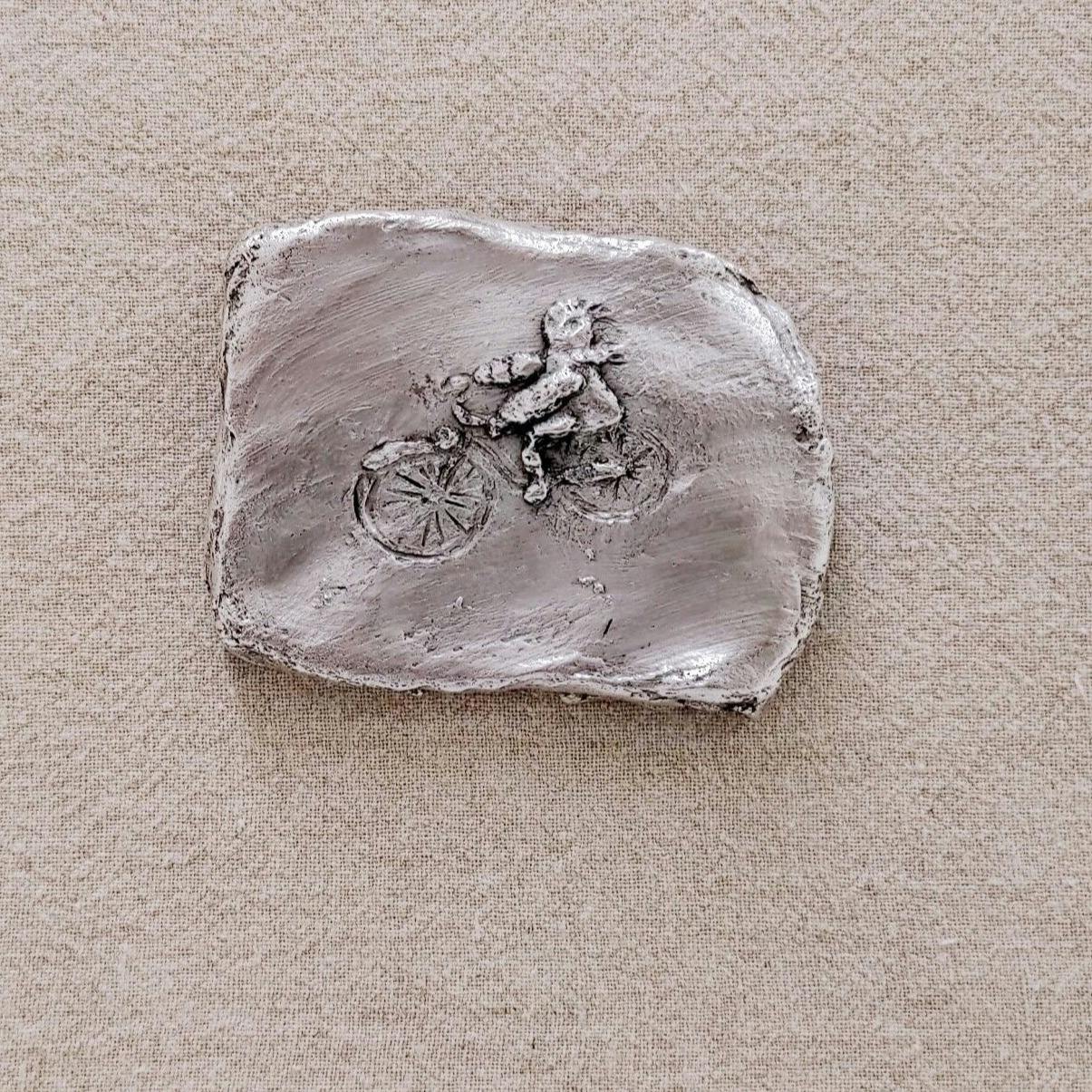 ブローチ すぐ行くよ (銀)