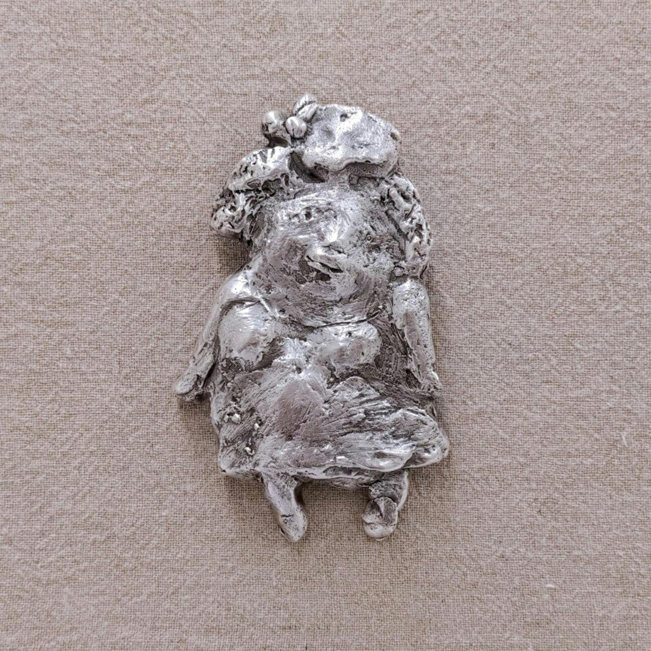 ブローチ キャサリンおばさん