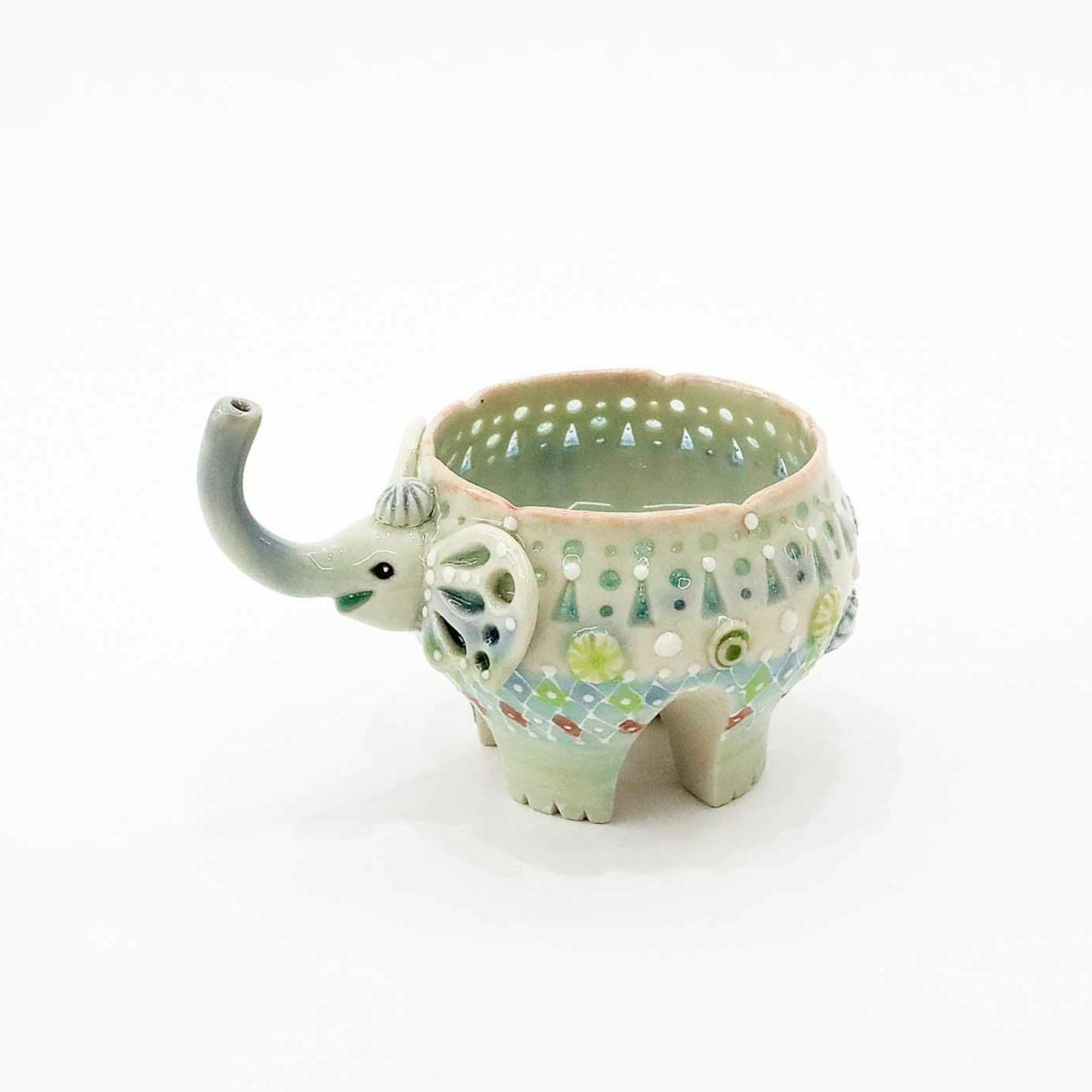 ゾウ蛍手ぐい呑み（青）