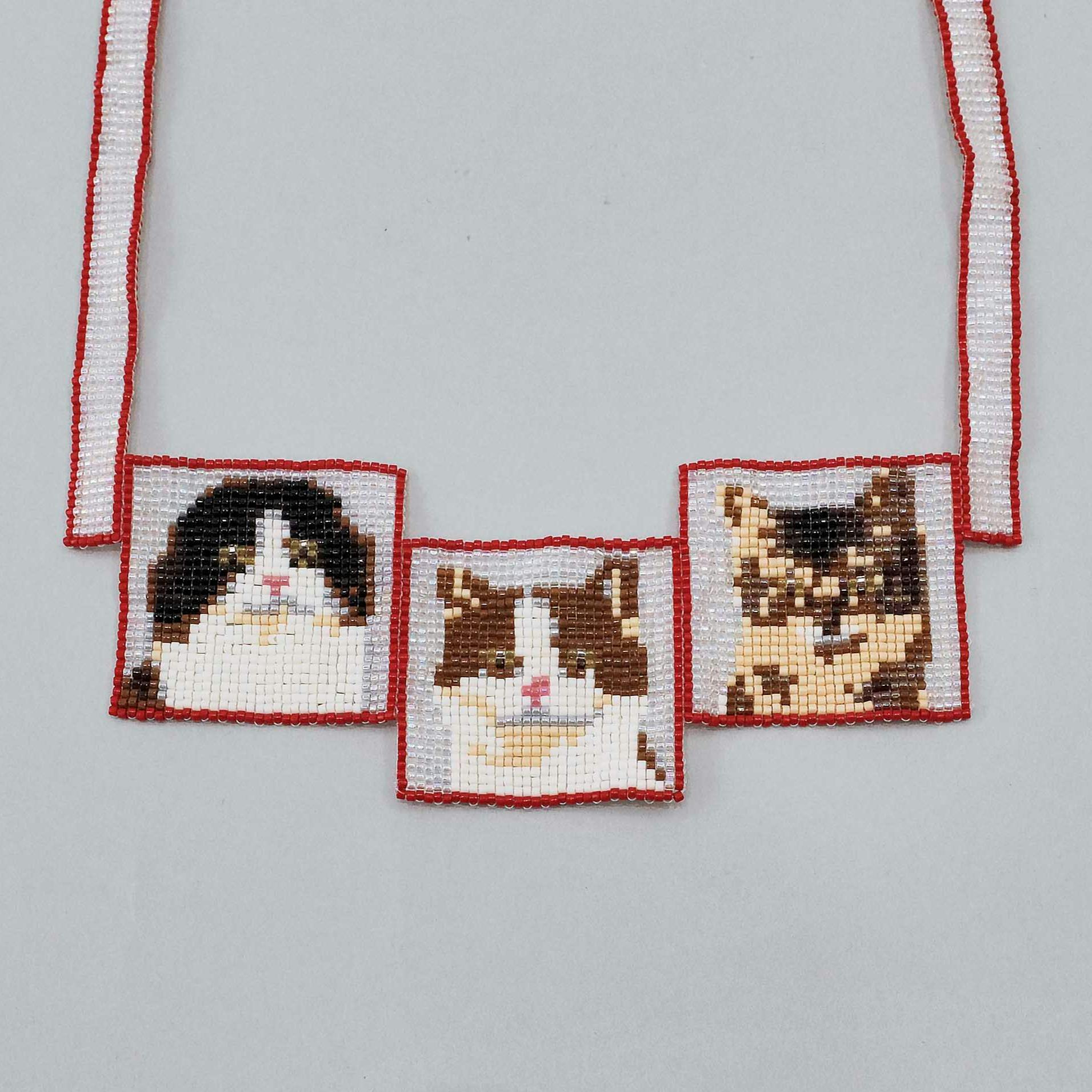 3連ねこネックレス