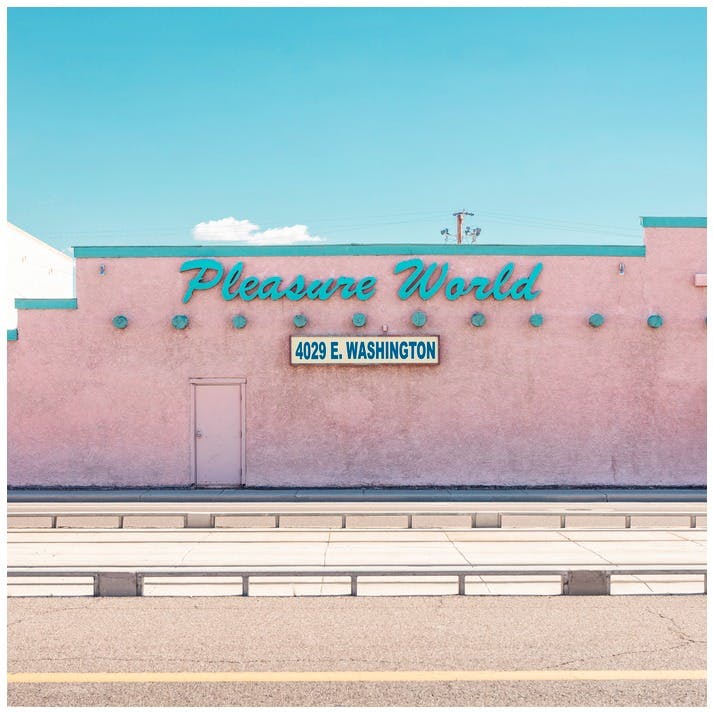 「PLEASURE WORLD _PHOENIX」