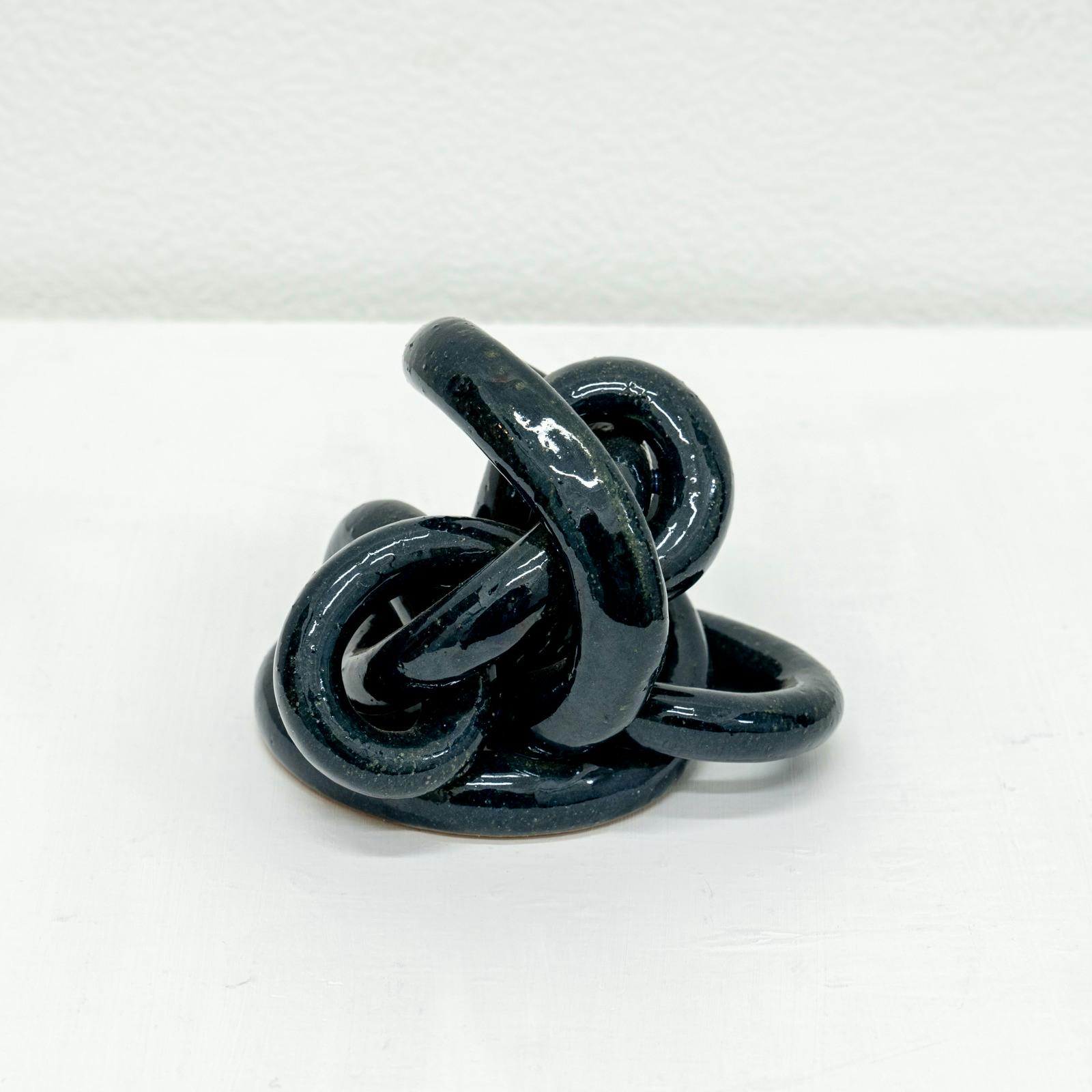 Dark Blue Knot 2023-1