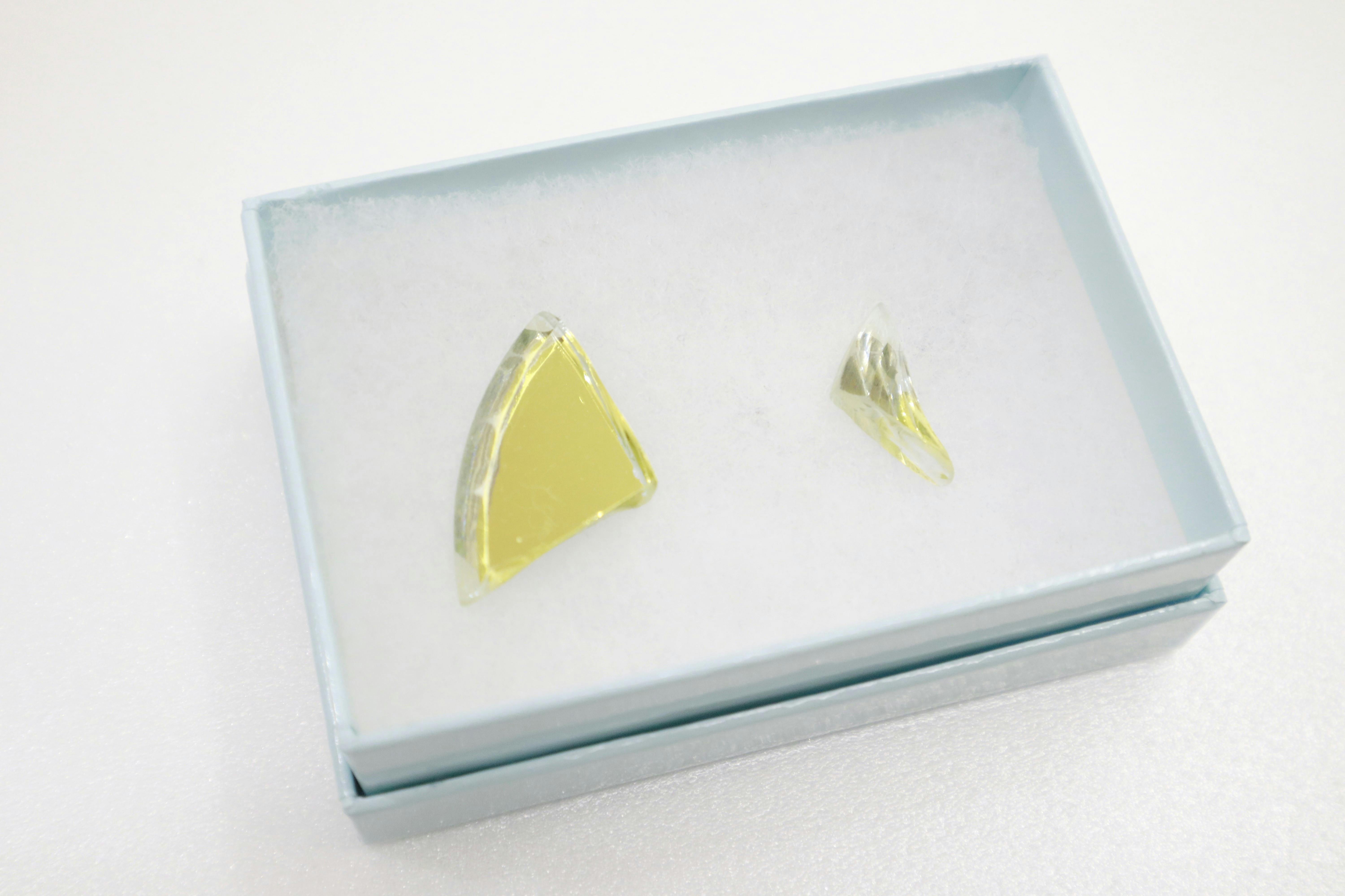 イエローピアス　10329