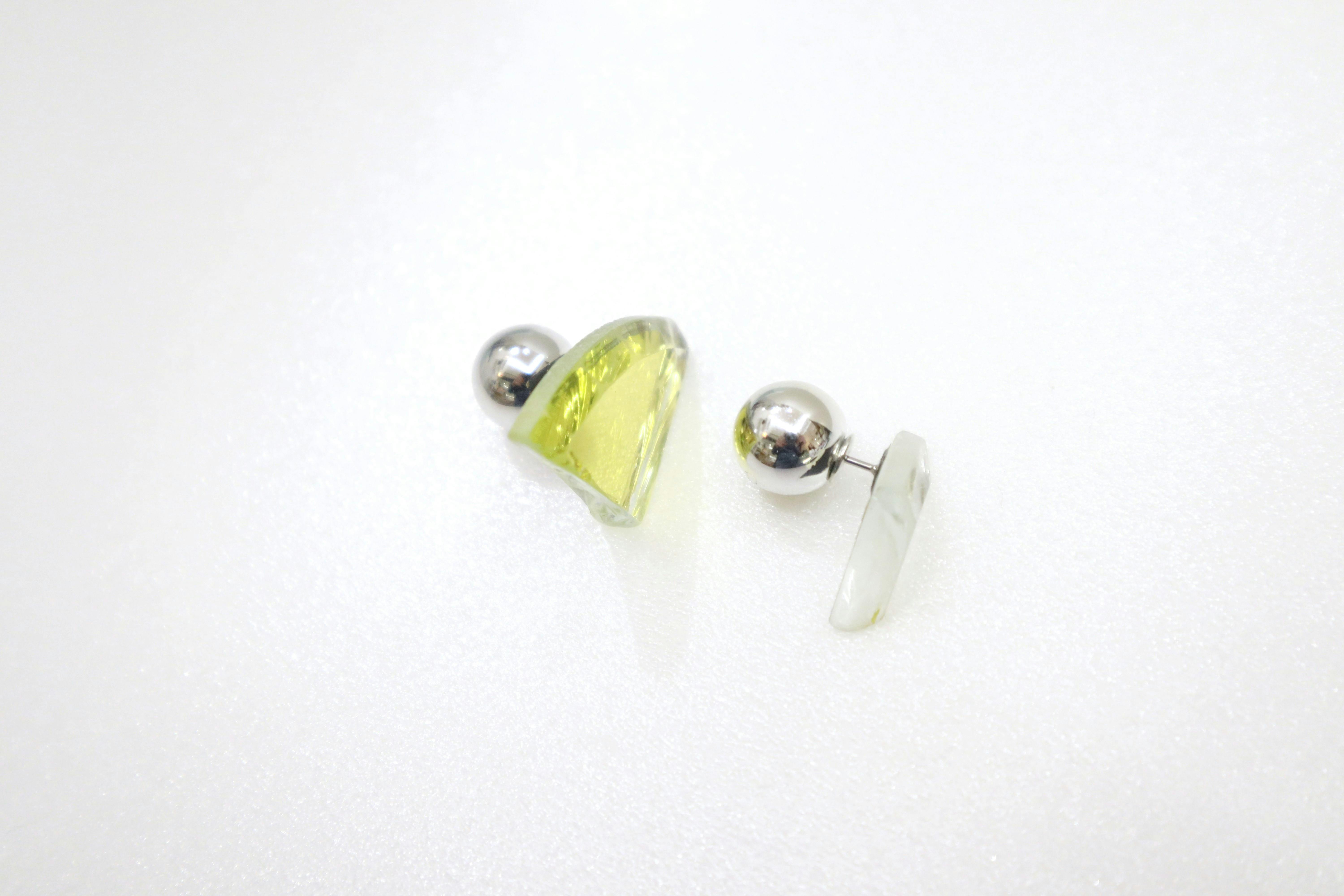 イエローピアス　10329