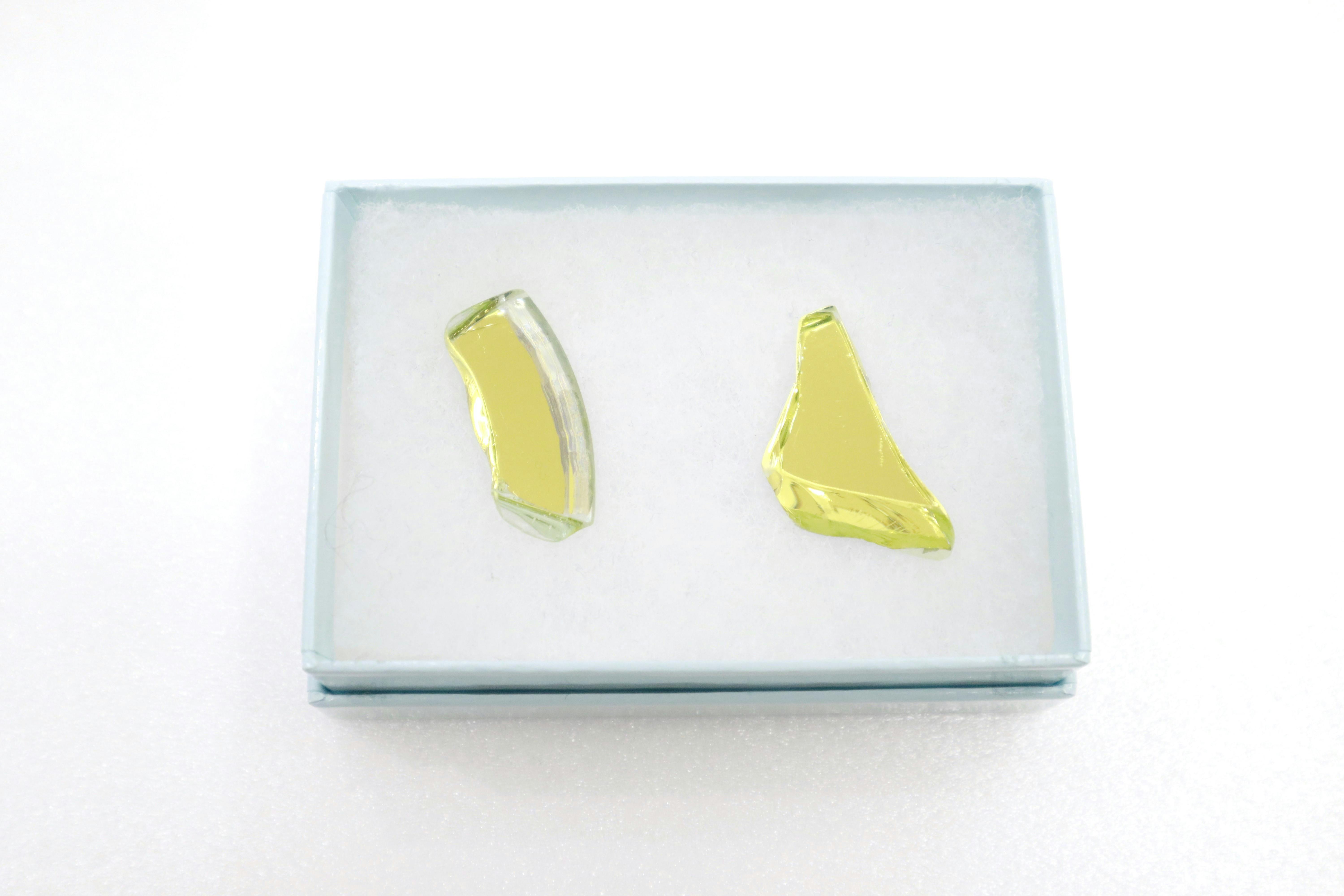 イエローピアス　10328