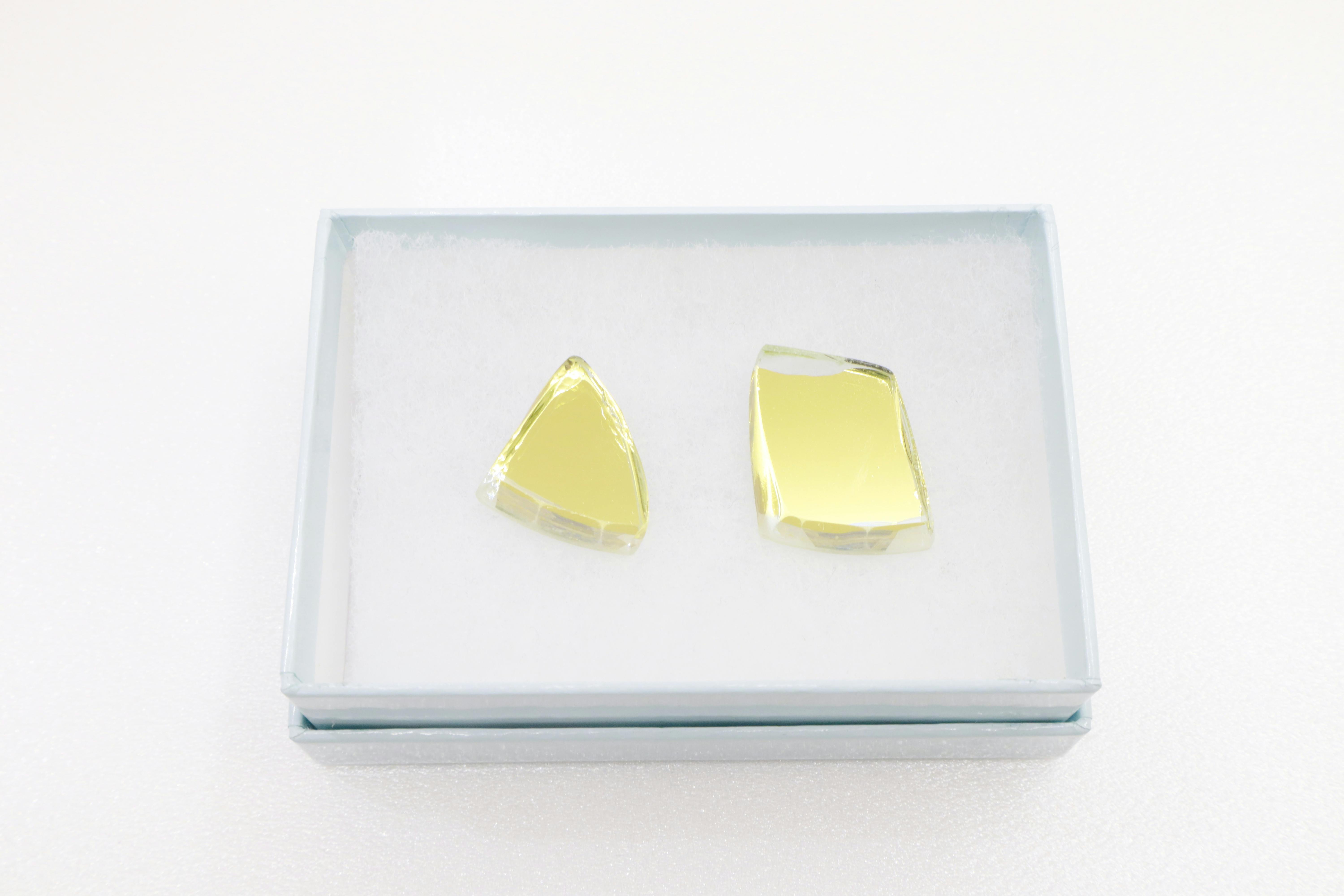 イエローピアス　10326