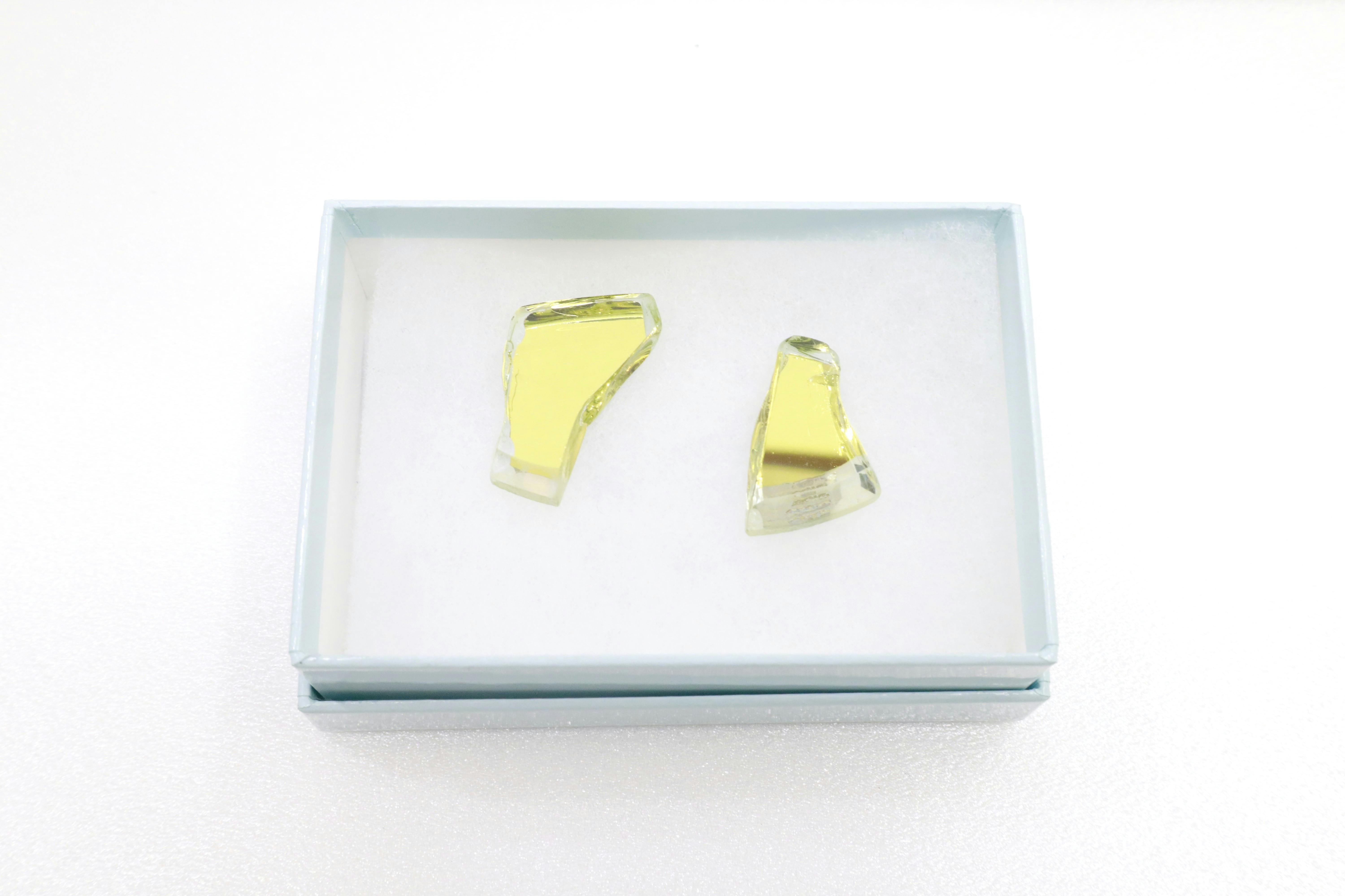イエローピアス　10330