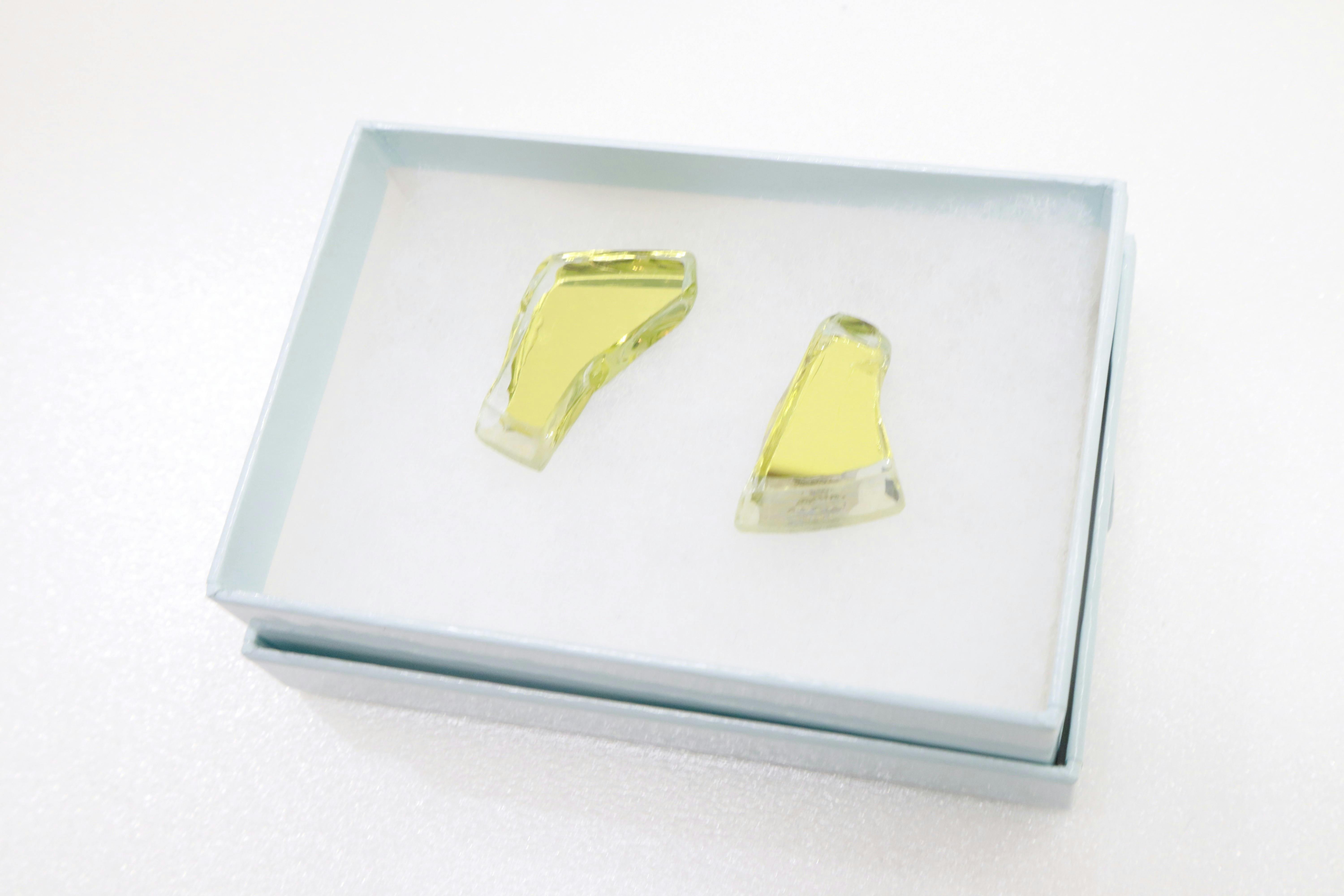 イエローピアス　10330