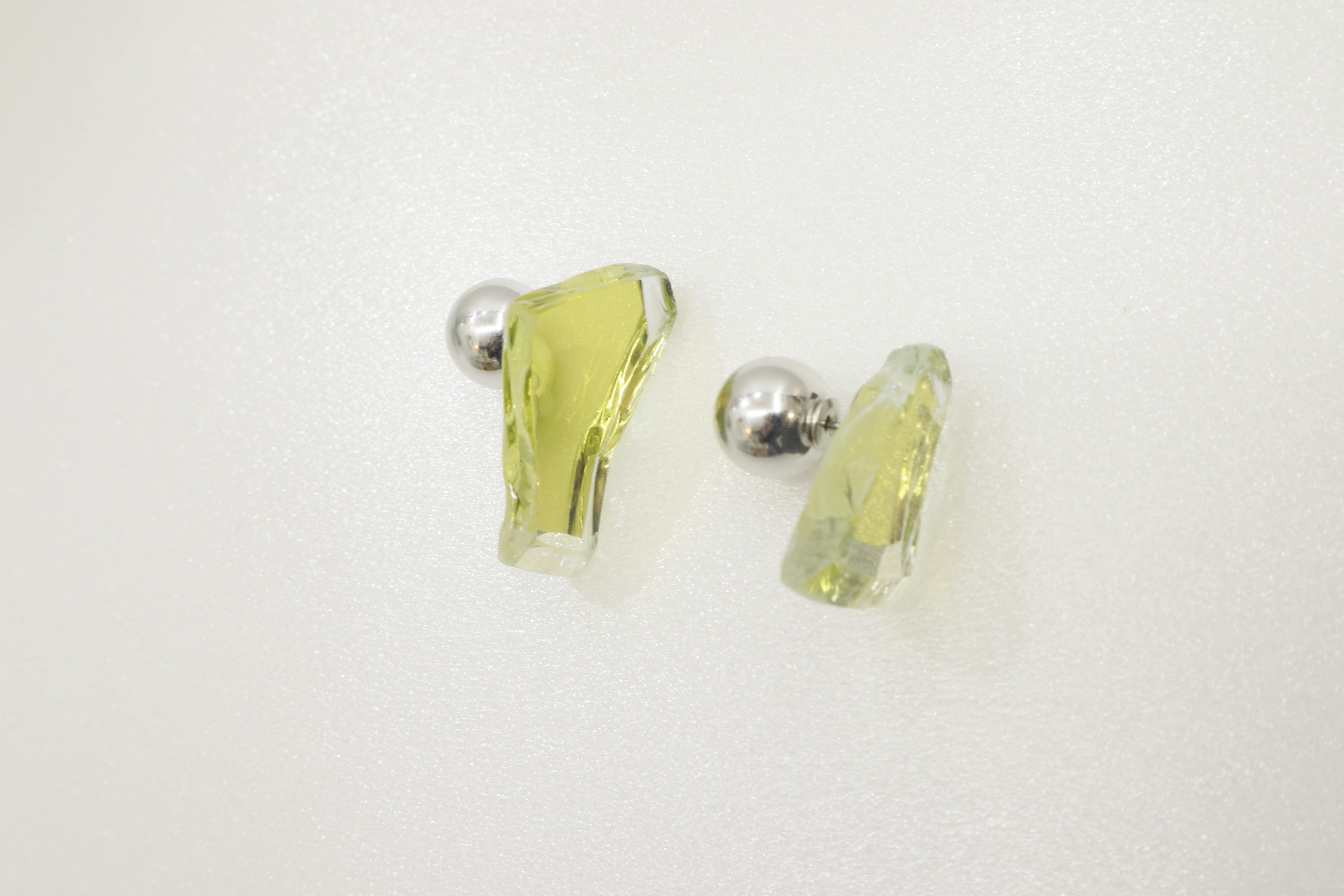 イエローピアス　10330