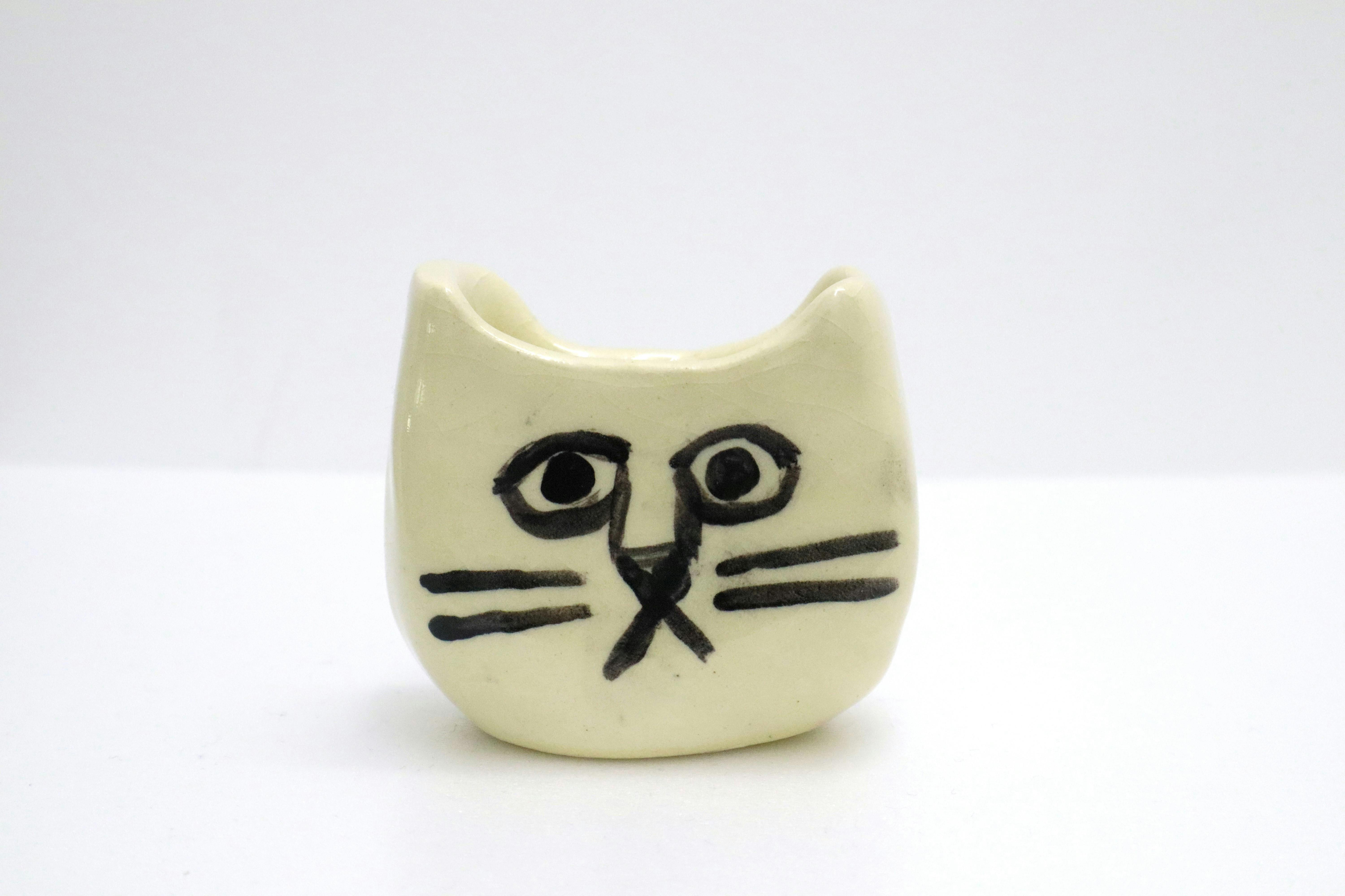 サンダースタジオ　陶器猫　小物入れ