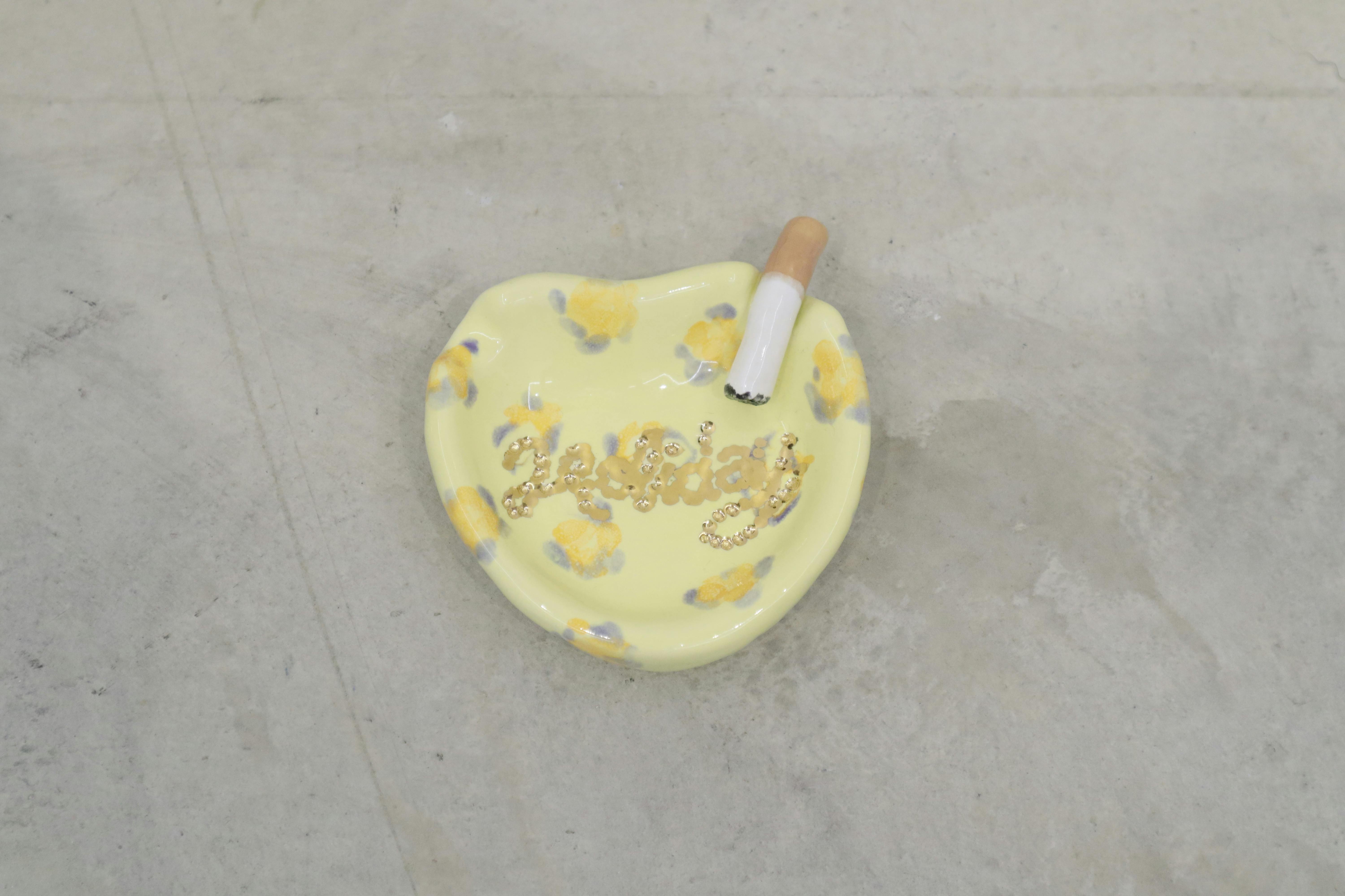 中島ミドリ｜HEART ASH TRAY