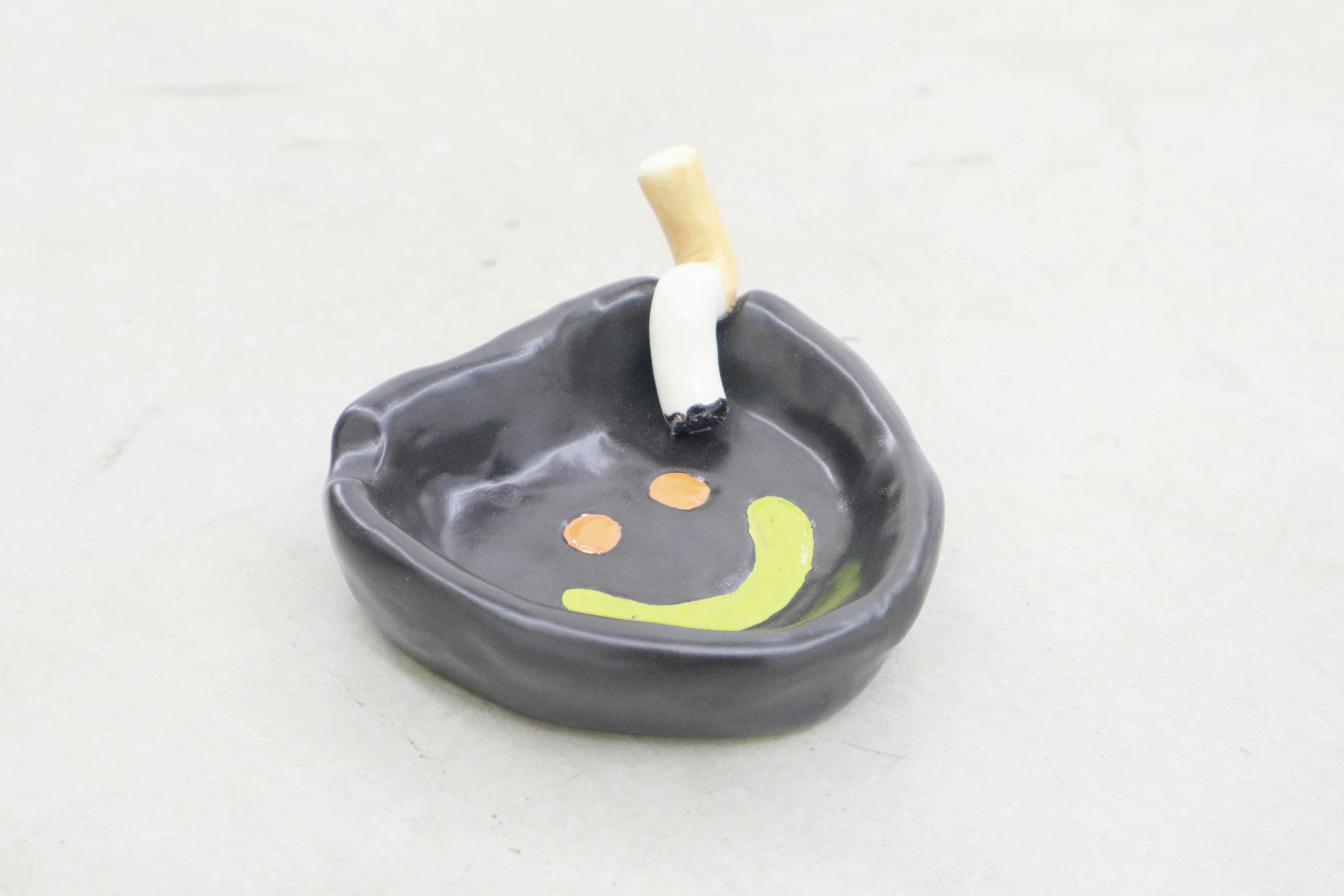 中島ミドリ｜HEART ASH TRAY