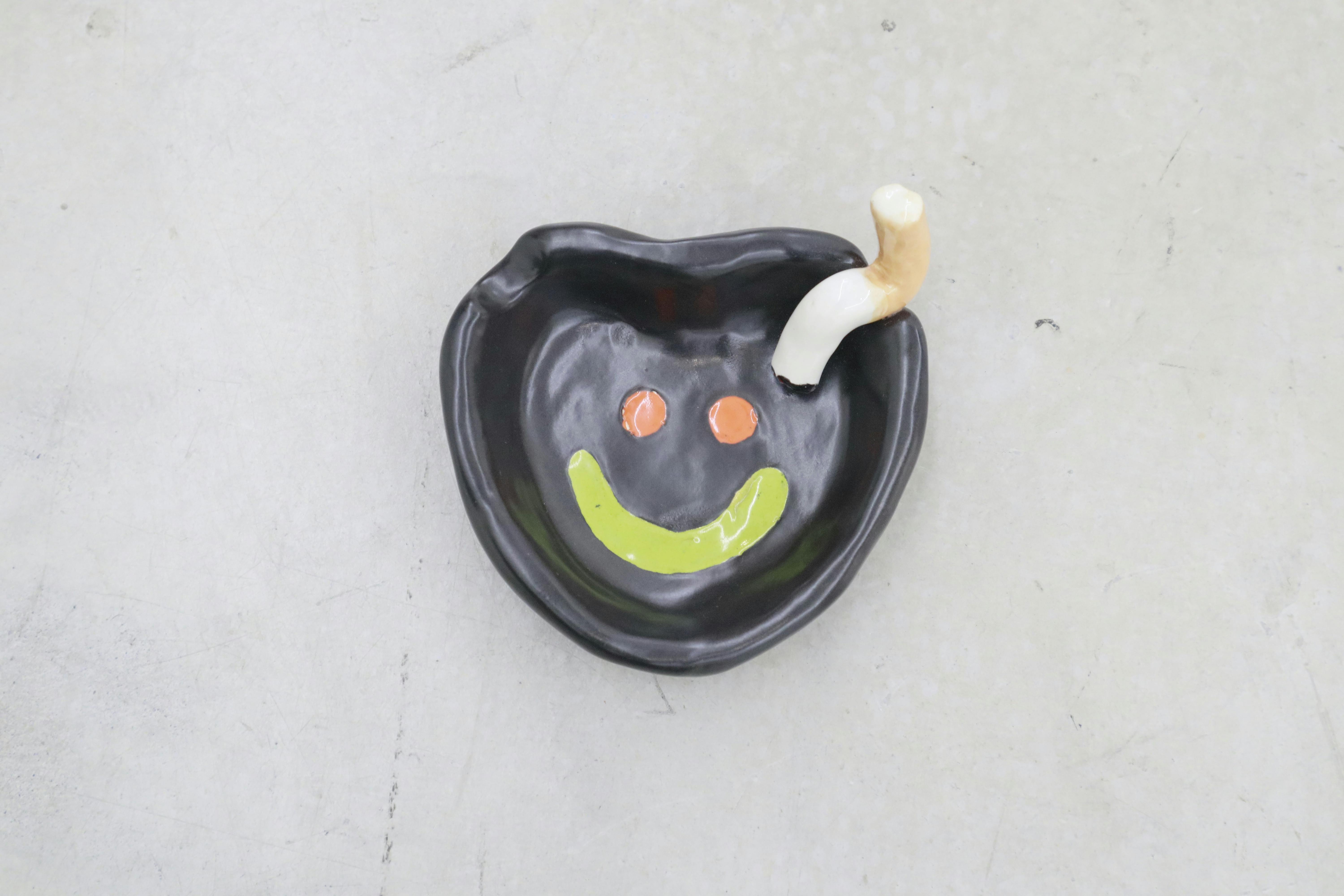 中島ミドリ｜HEART ASH TRAY