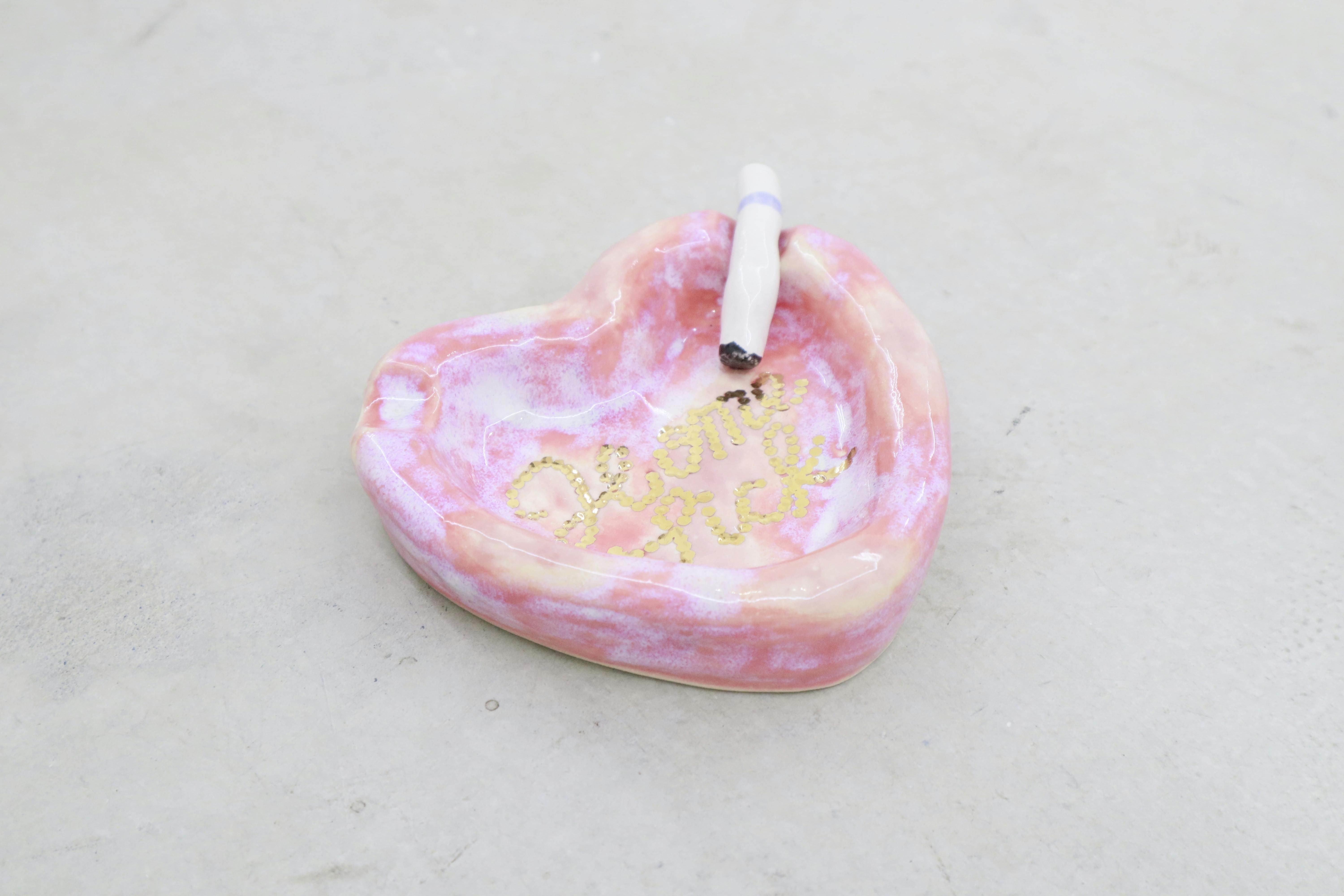中島ミドリ｜HEART ASH TRAY