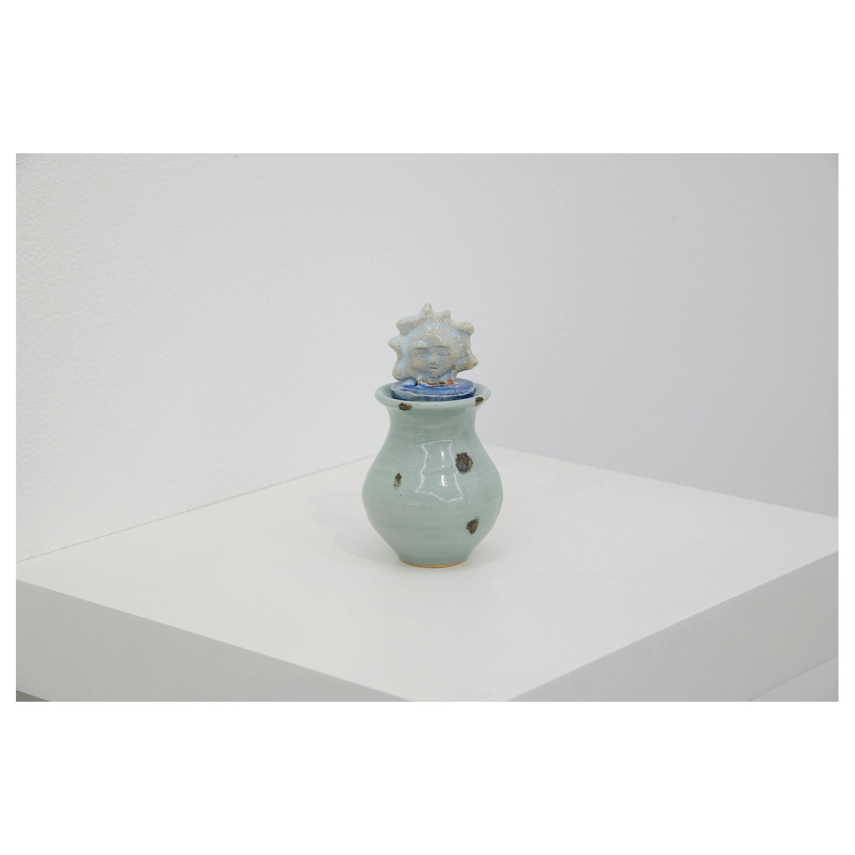 太陽小壺 #003　飛青磁、青とピンク