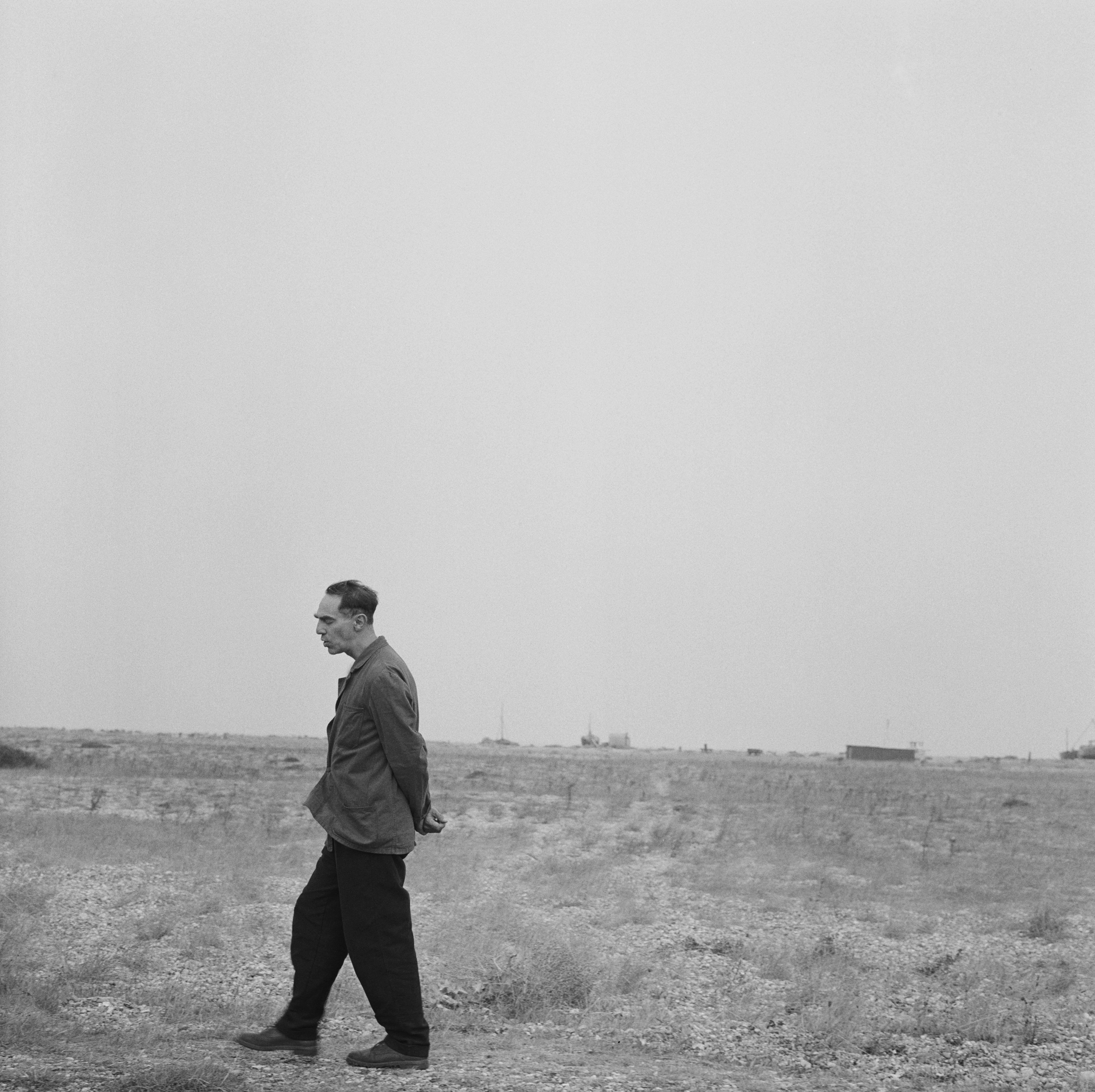 Derek Jarman Strolling