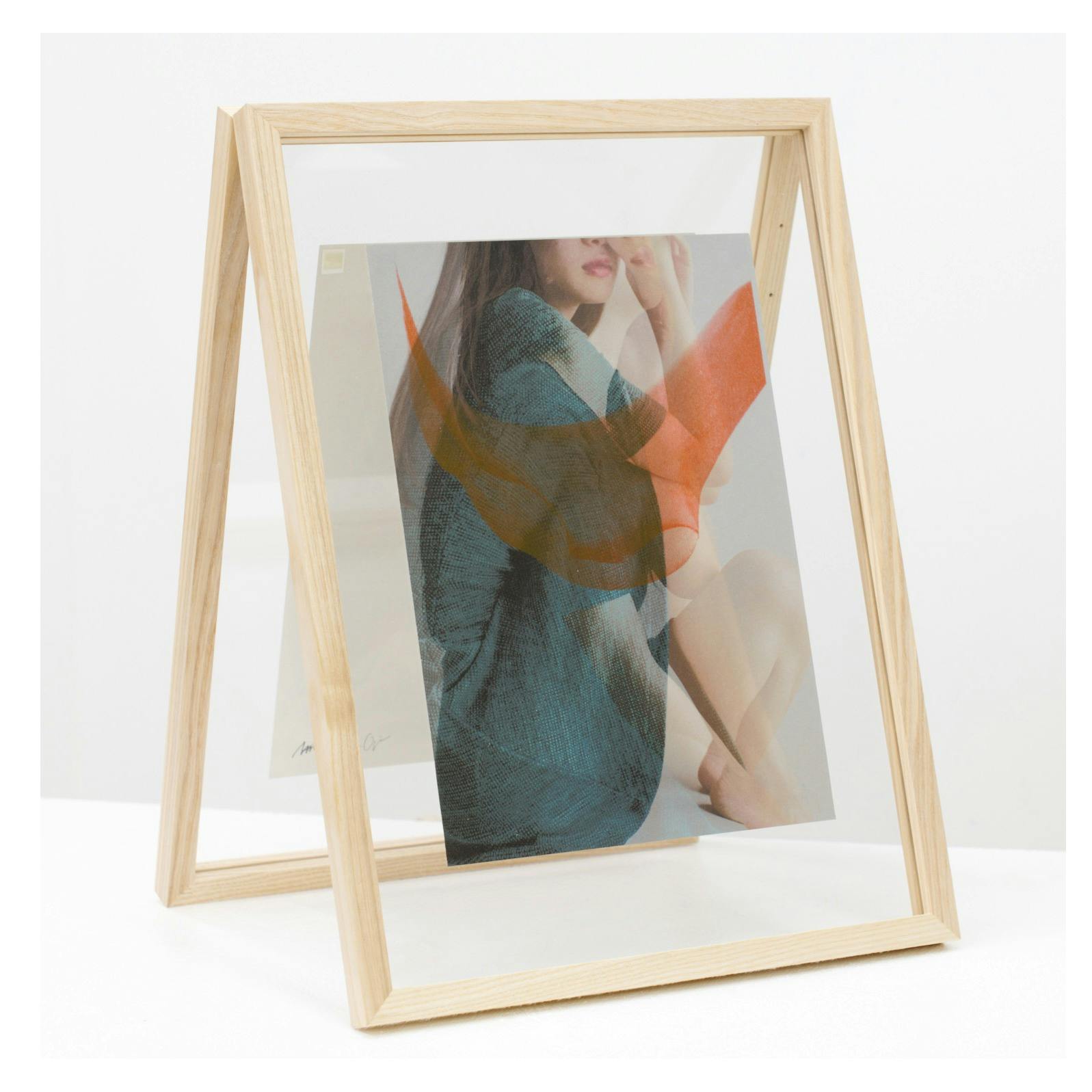 Approaches to a Figure ph+d-031125_2  (Photo by Nam grafik)