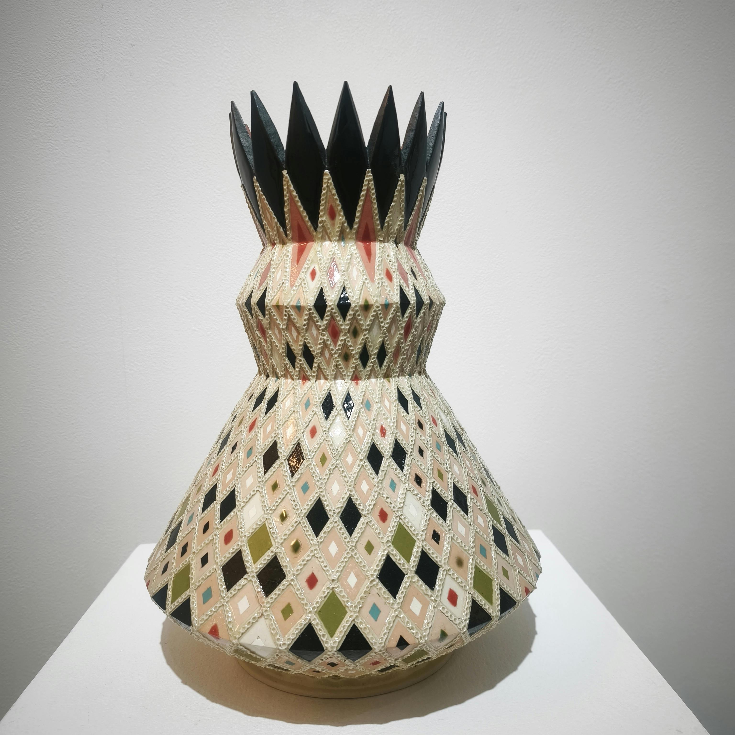 象嵌彩色縄目ハイ釉壺