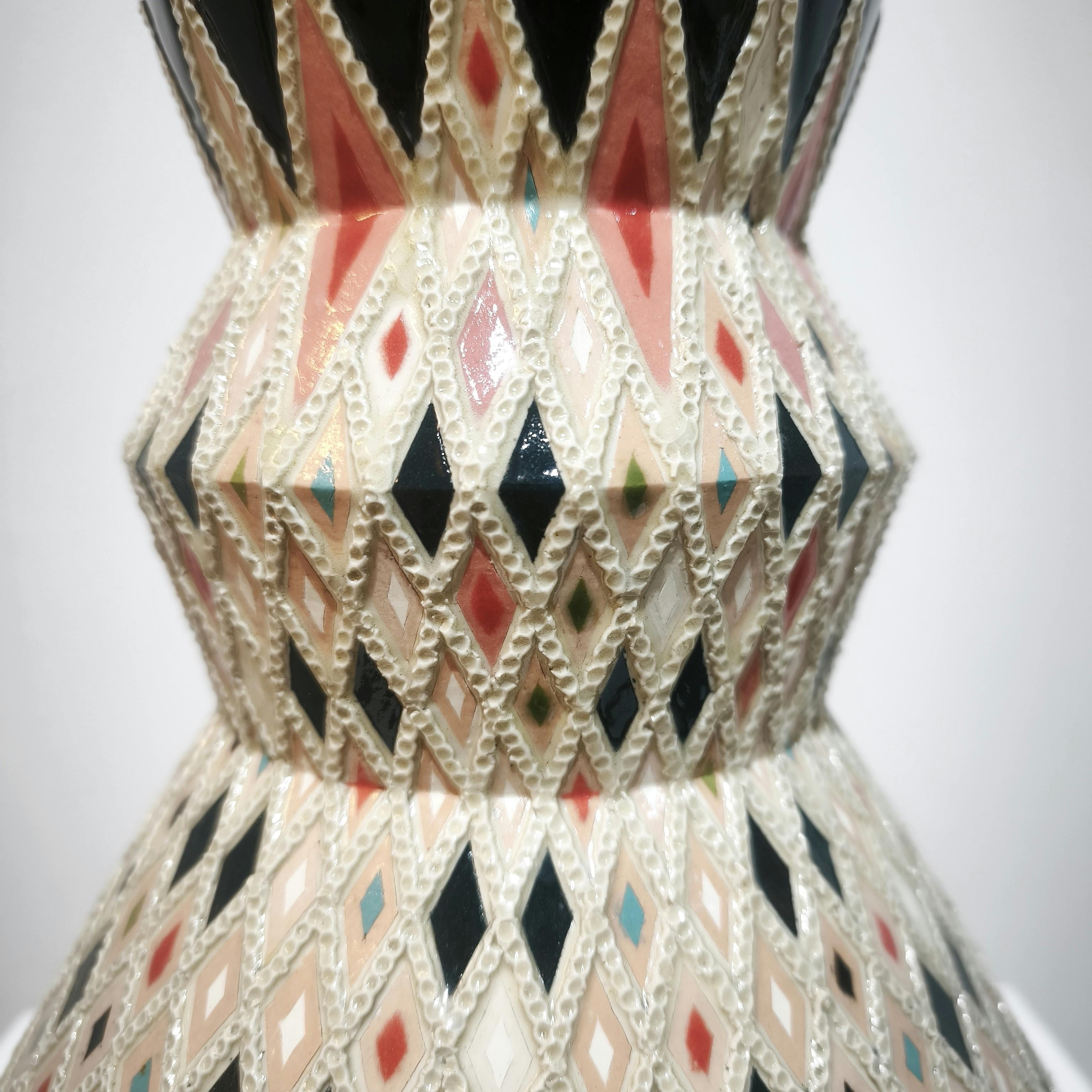 象嵌彩色縄目ハイ釉壺