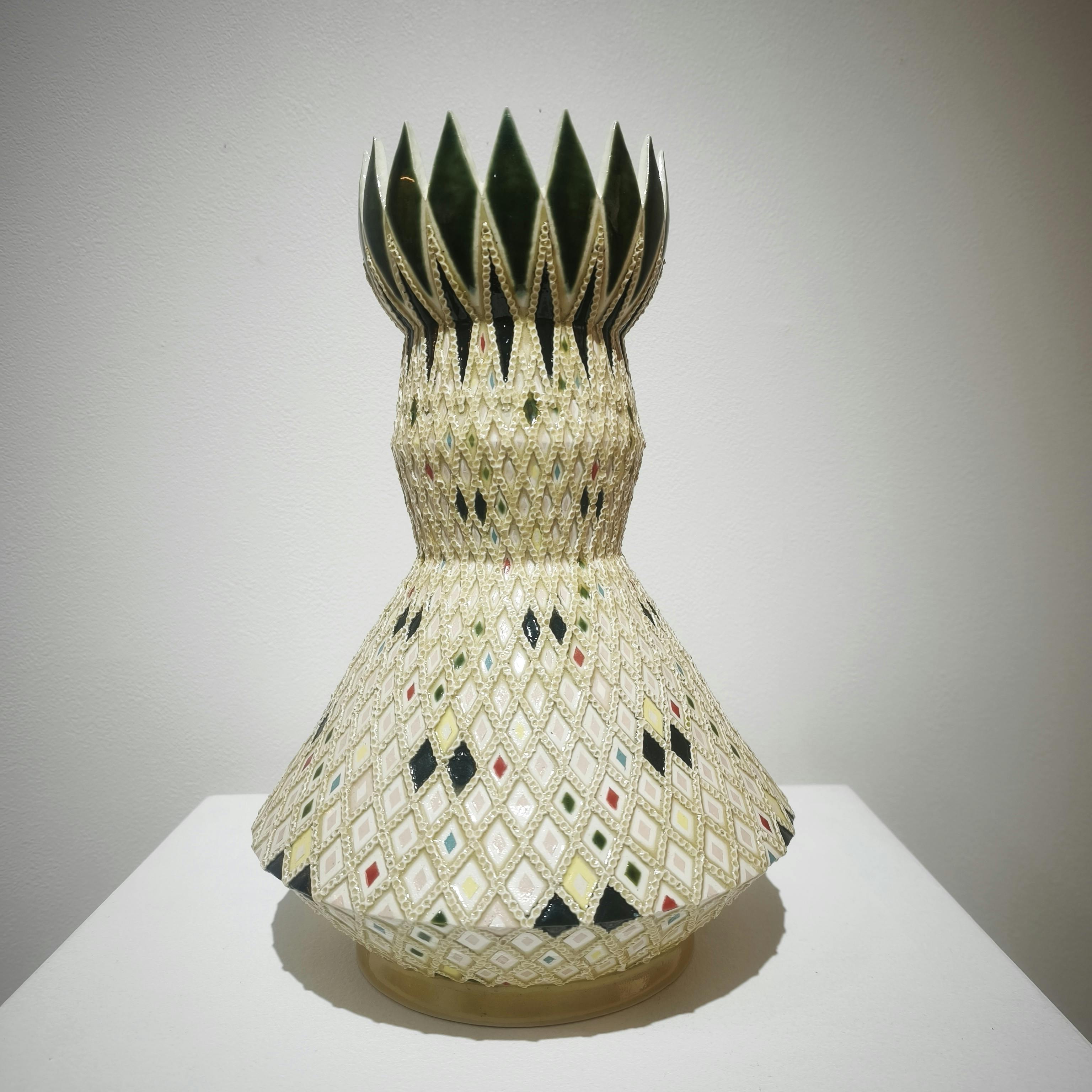 象嵌彩色縄目白地壺