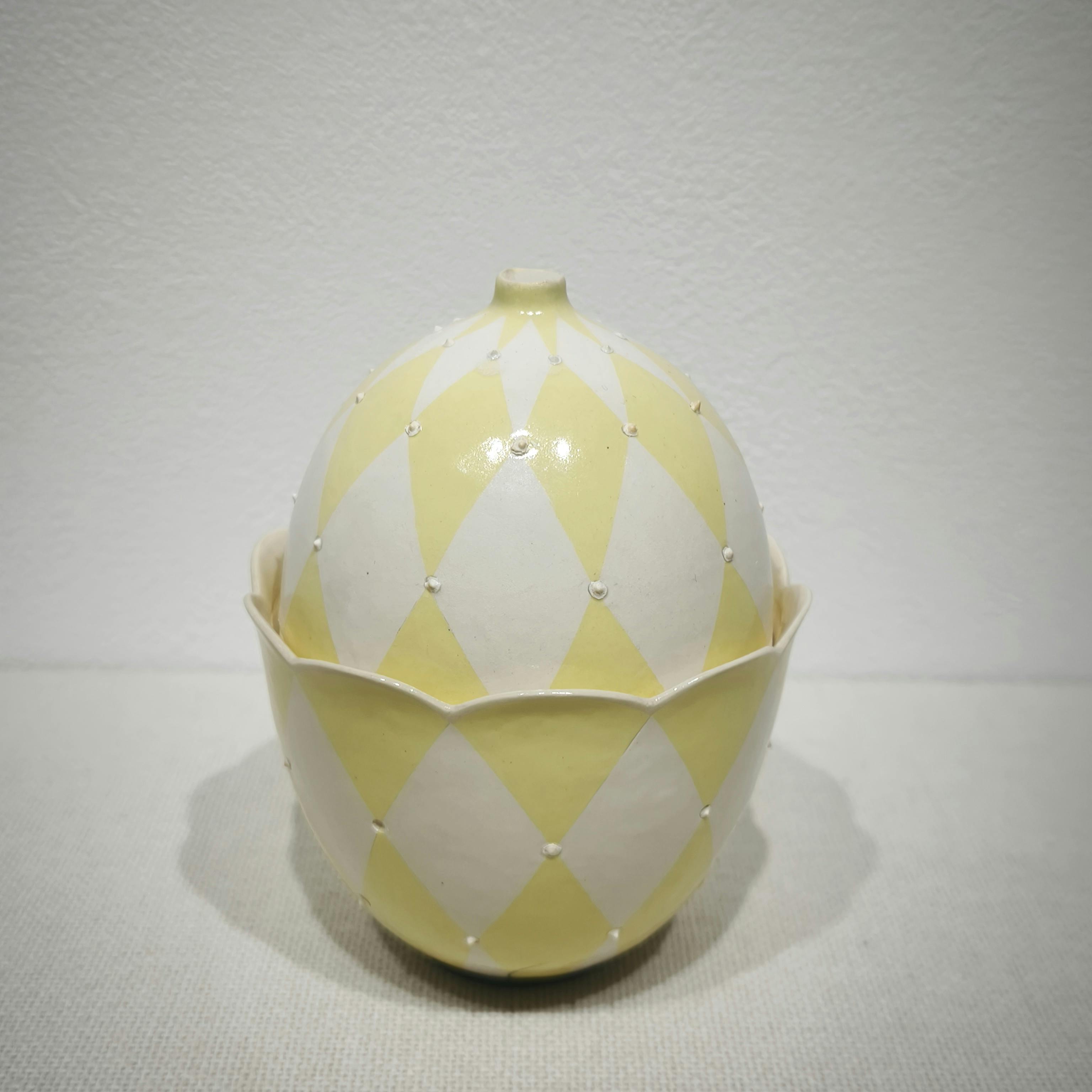 白と黄の蓋物Ⅰ