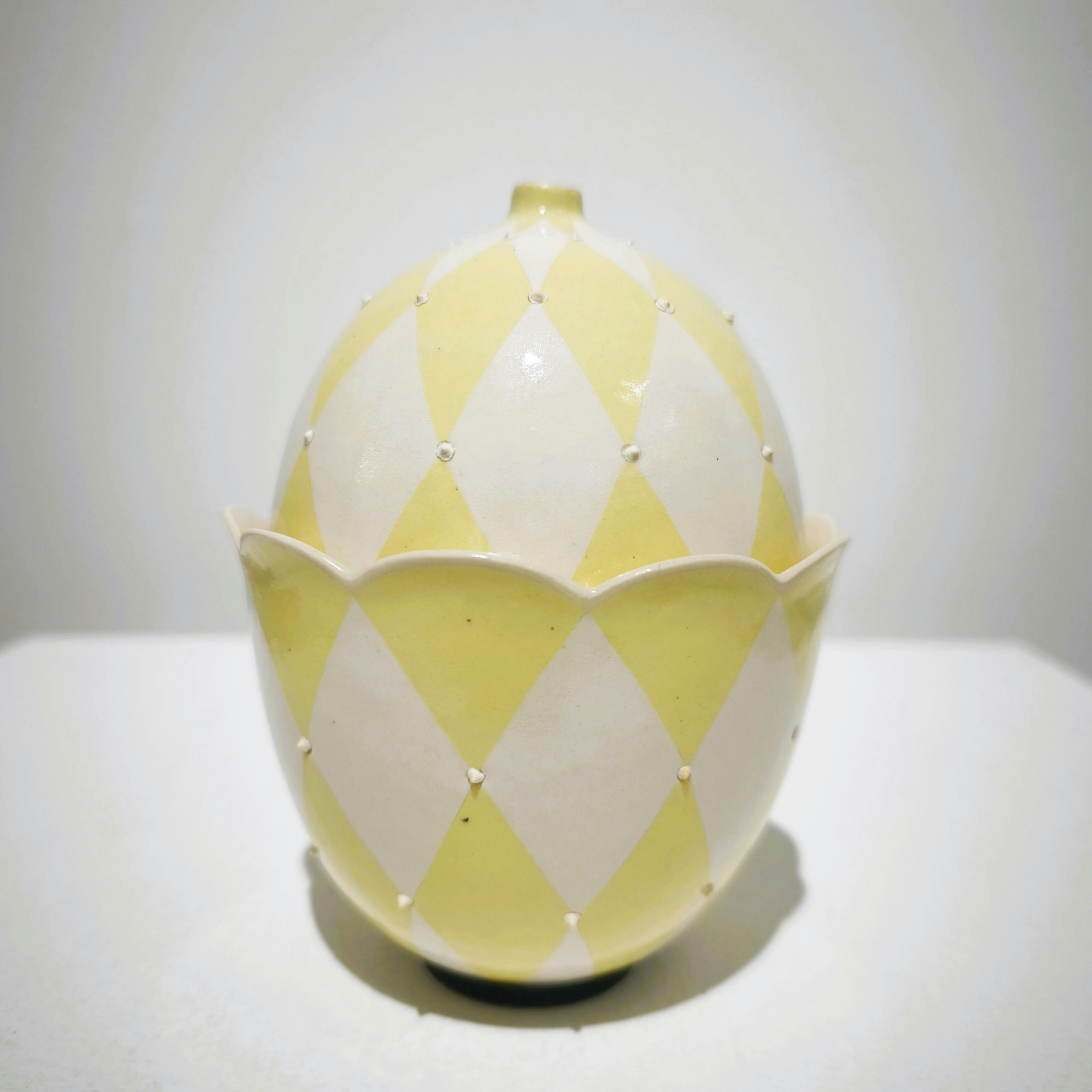 白と黄の蓋物Ⅰ