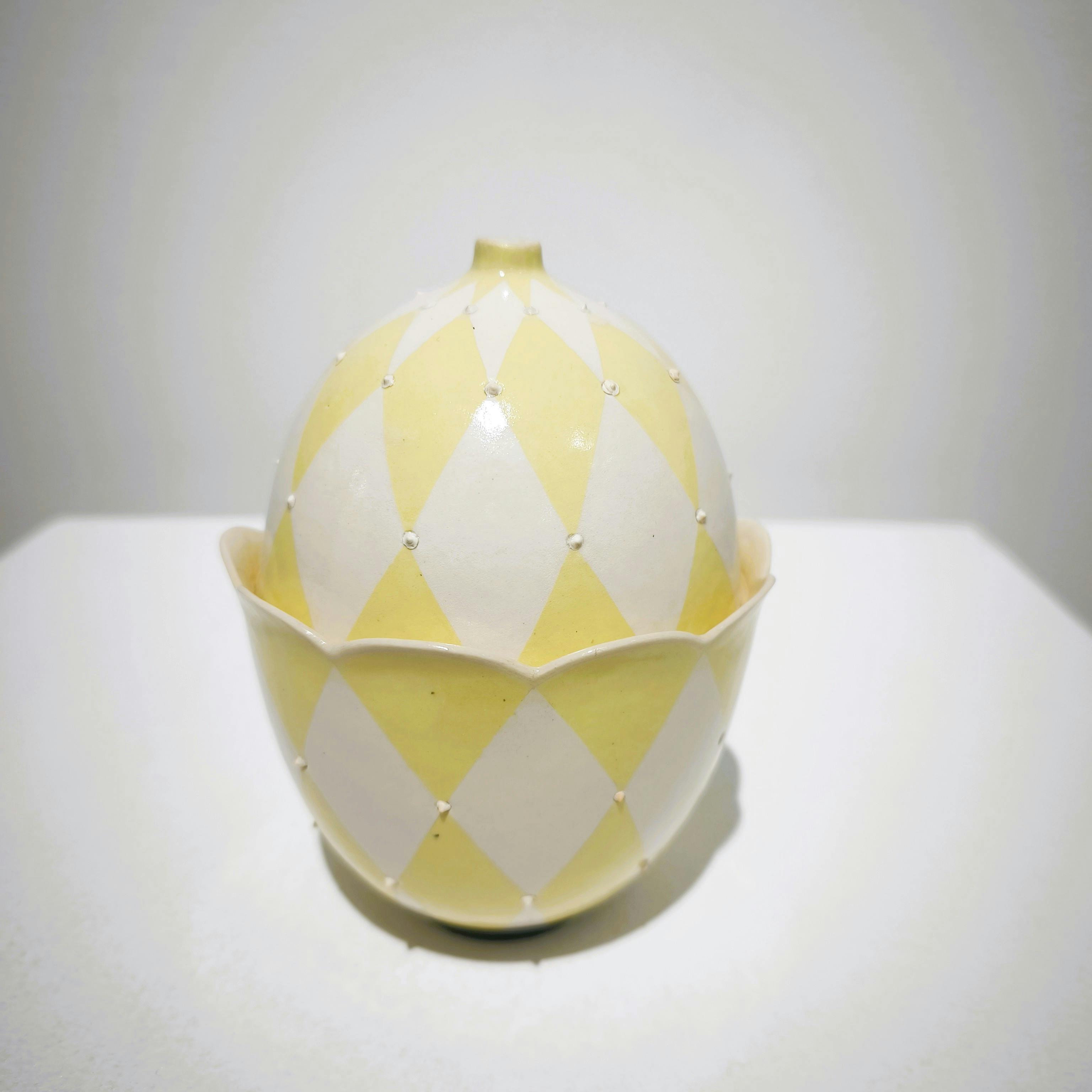 白と黄の蓋物Ⅰ