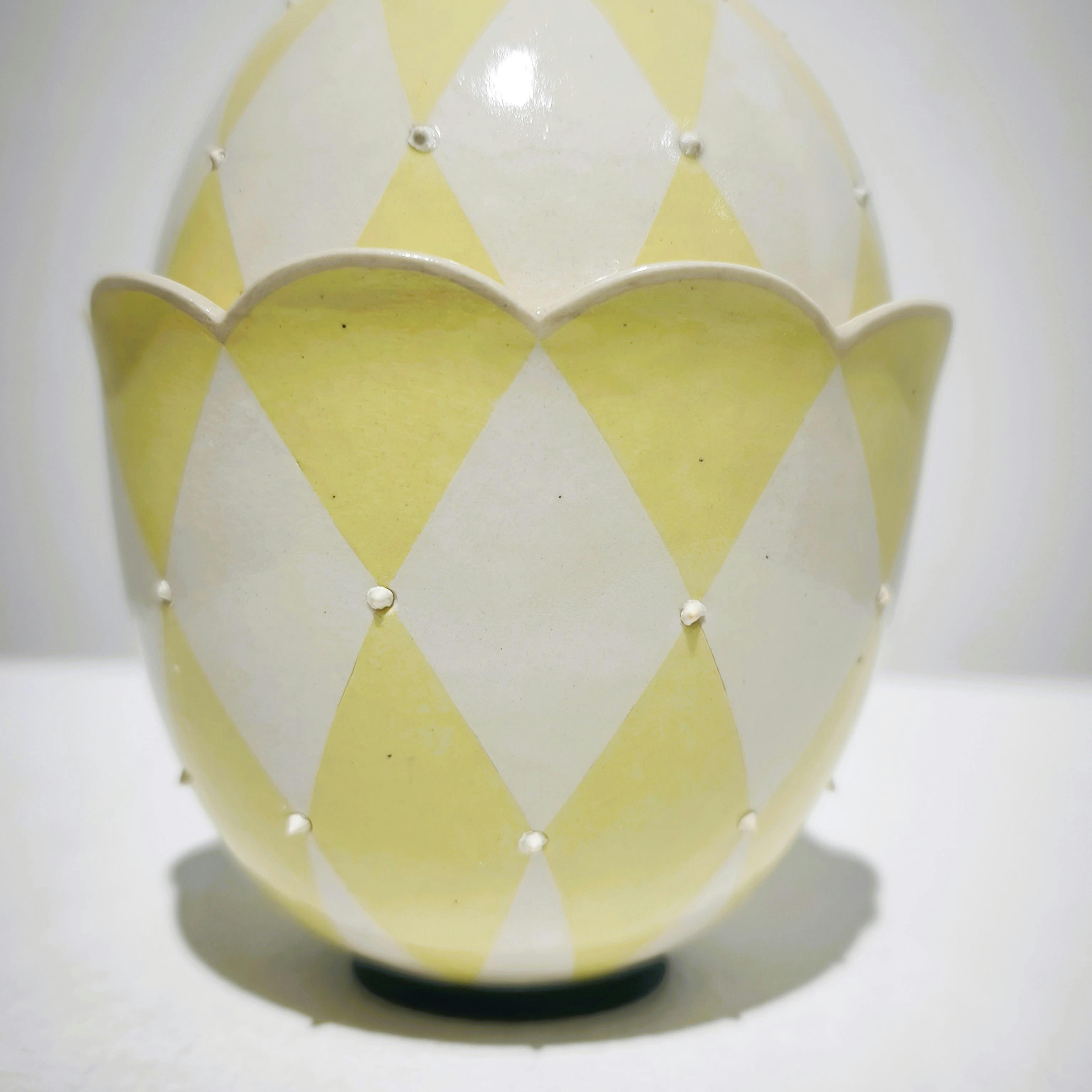 白と黄の蓋物Ⅰ