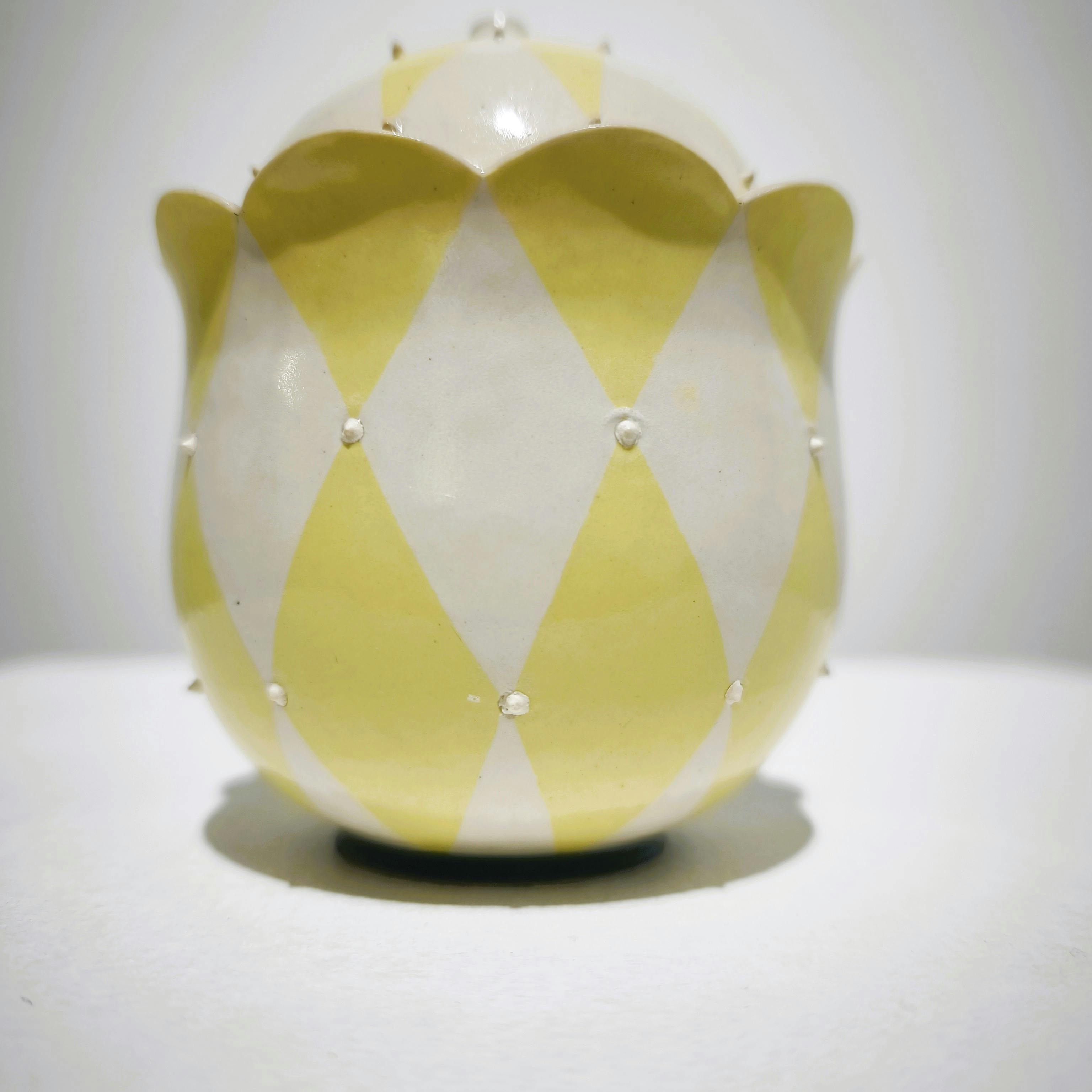 白と黄の蓋物Ⅱ