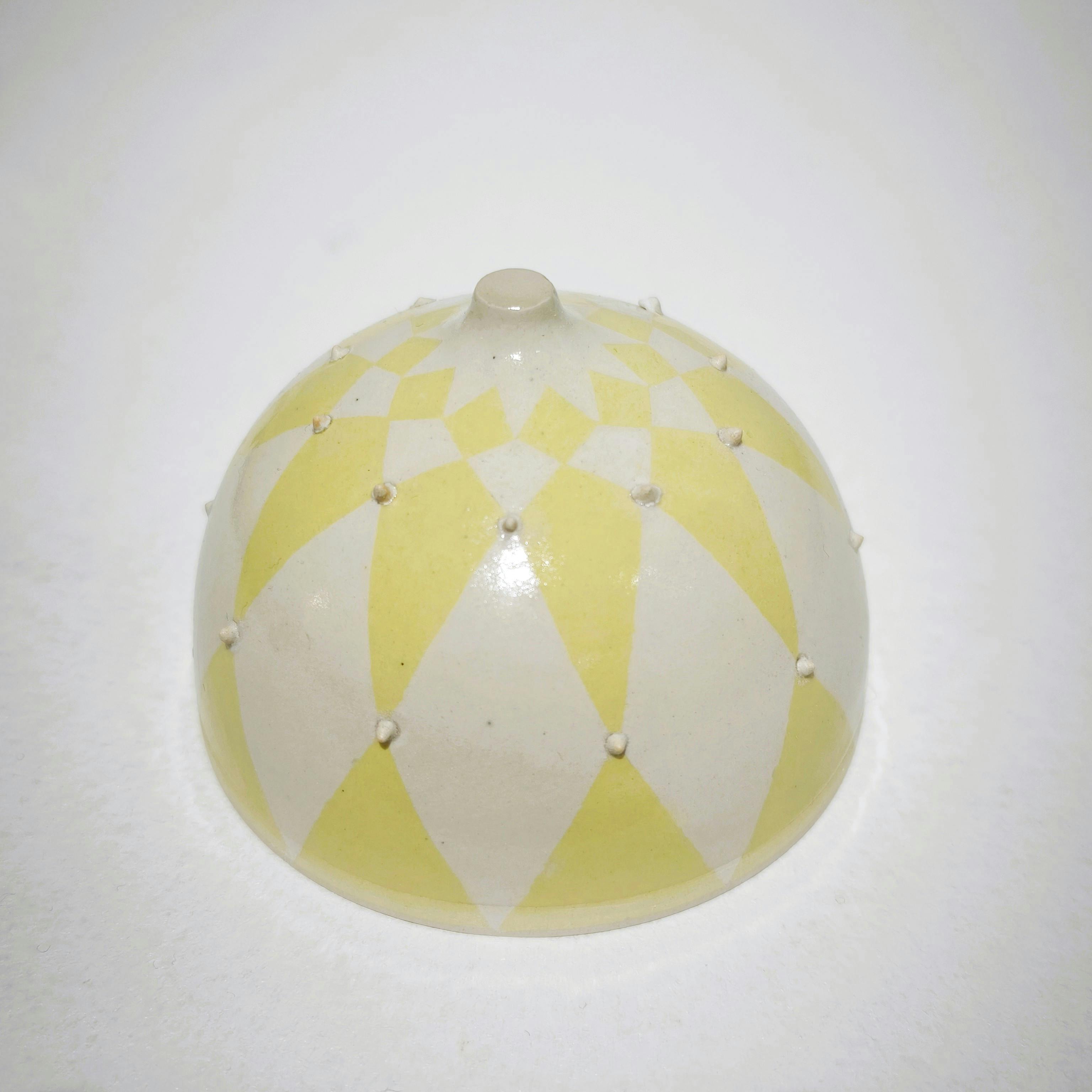 白と黄の蓋物Ⅱ