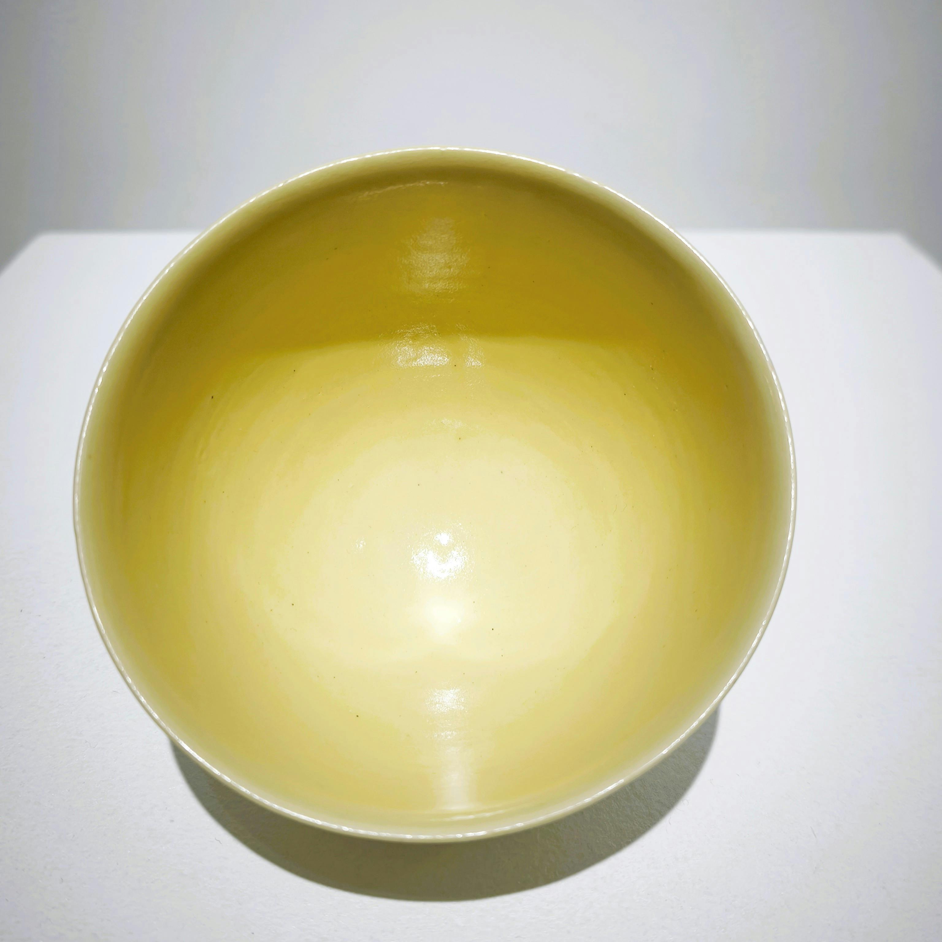 白と黄の碗Ⅰ