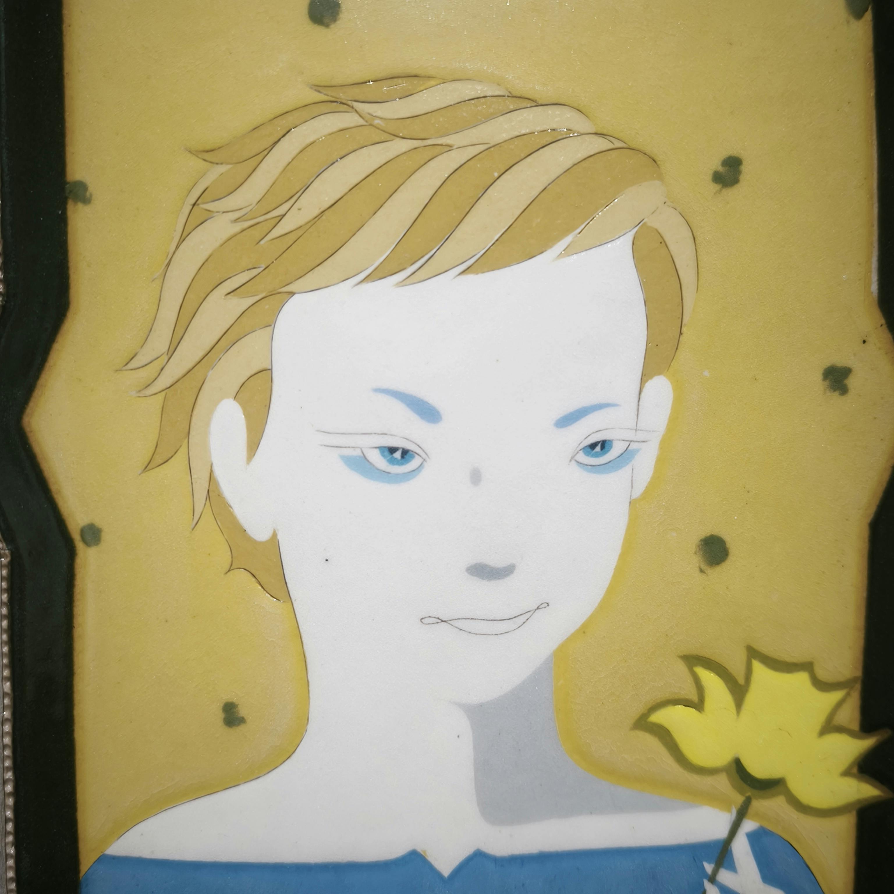 陶板 黄色の花を持つ少年