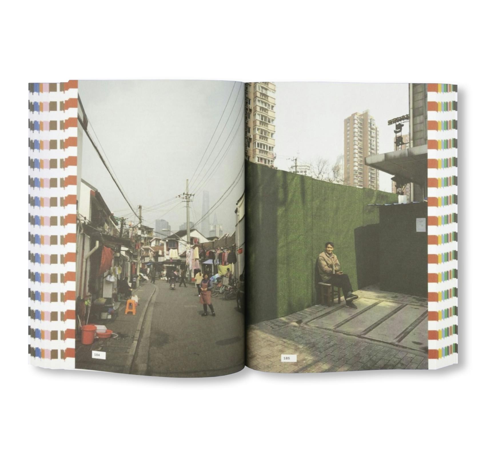 CROSS CULTURAL CHAIRS: 8 CHAIRS FROM 8 COUNTRIES: DIVERSIFYING MODERN SEATING [THIRD PRINTING]