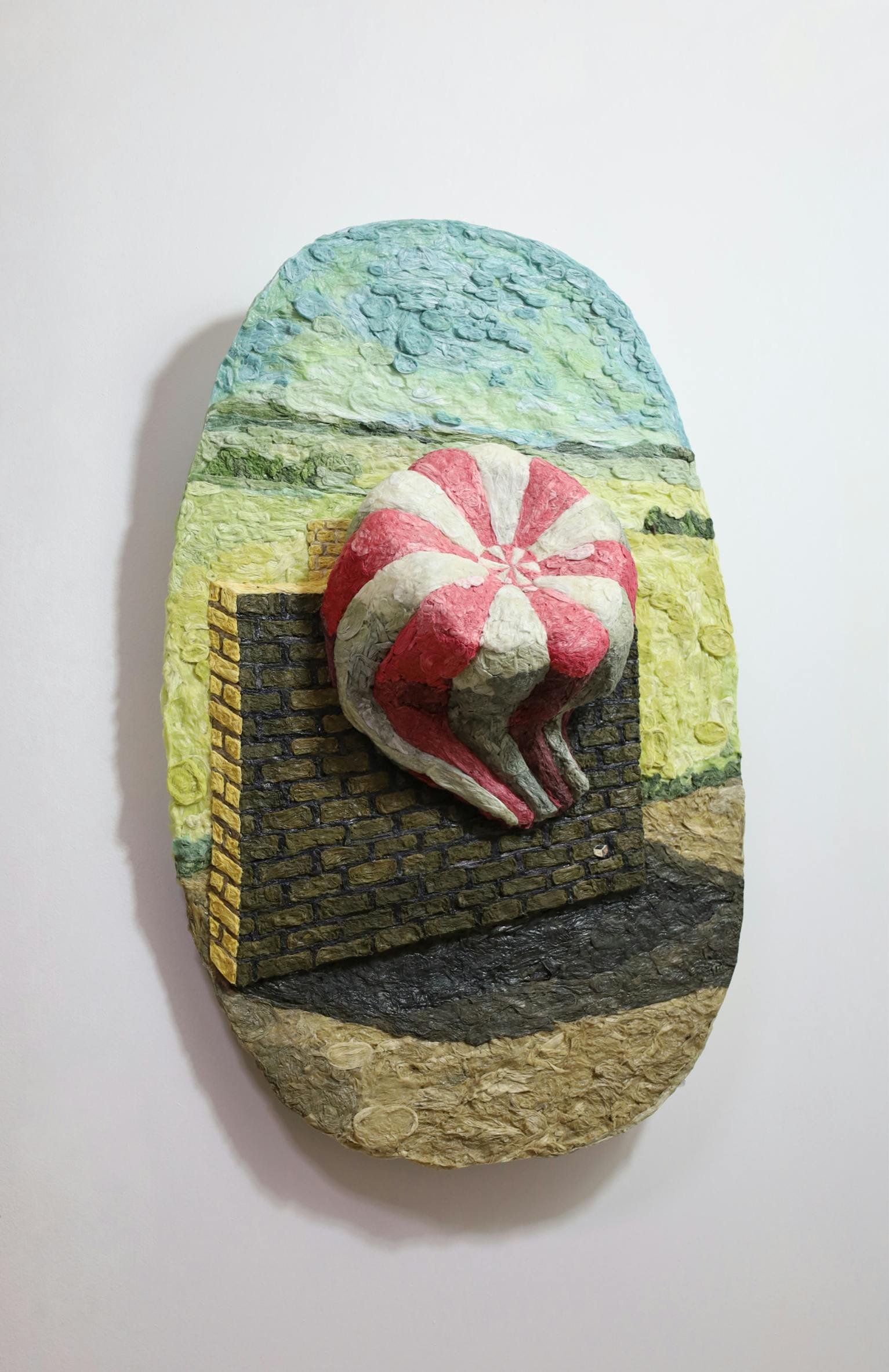 はりつけられた気球の風景