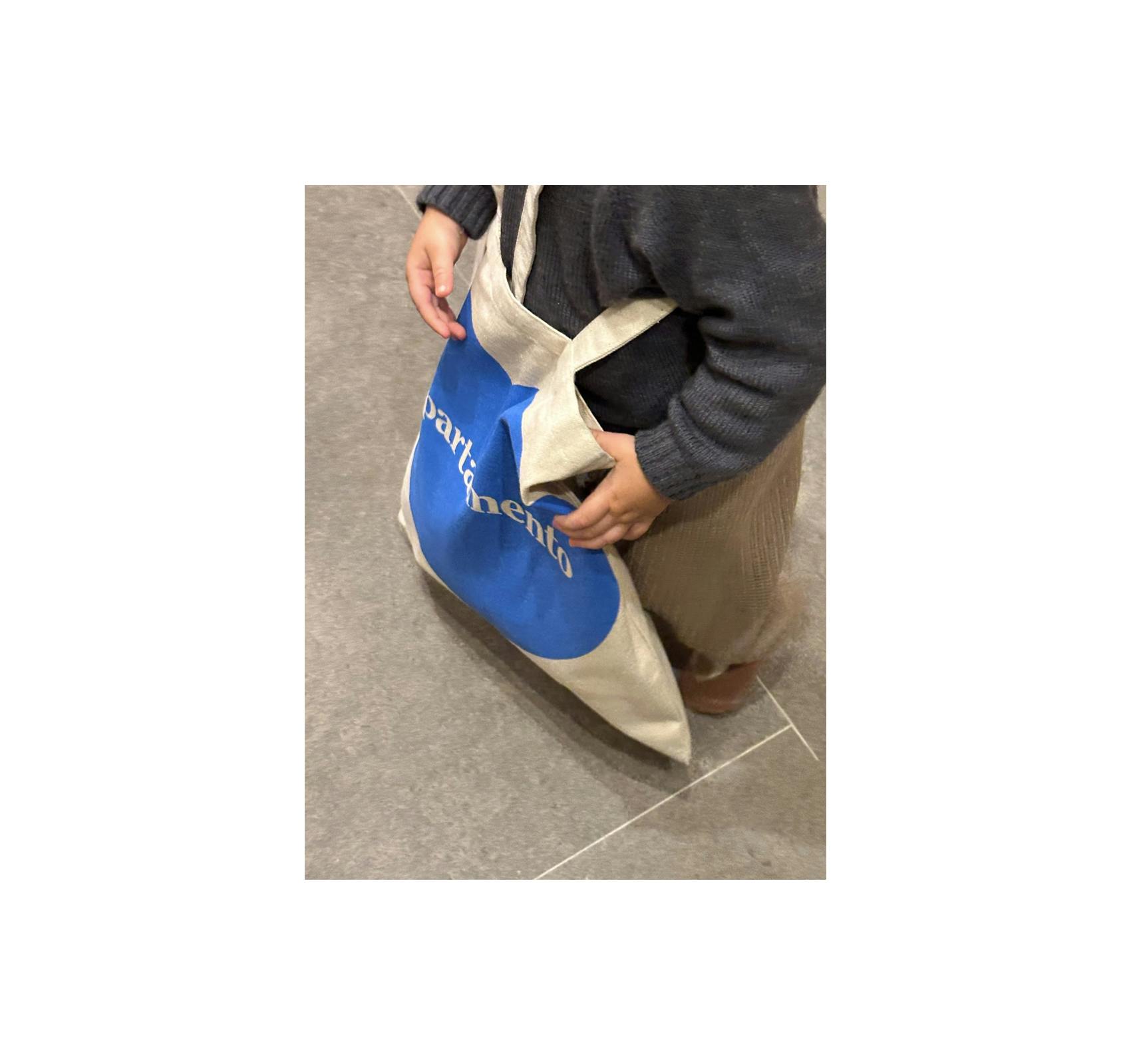 [予約受付中] APARTAMENTO HEART TOTE BAG (BLUE FLAME)