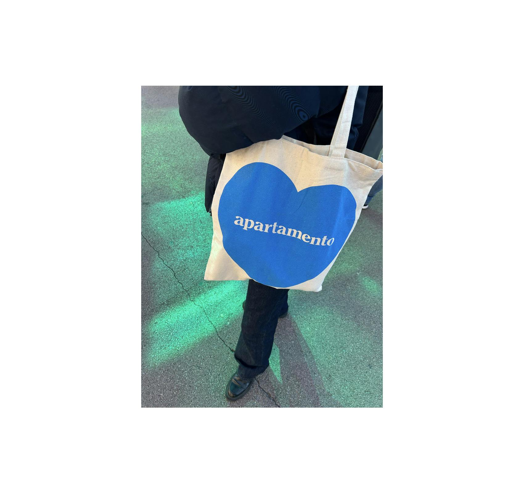 [予約受付中] APARTAMENTO HEART TOTE BAG (BLUE FLAME)
