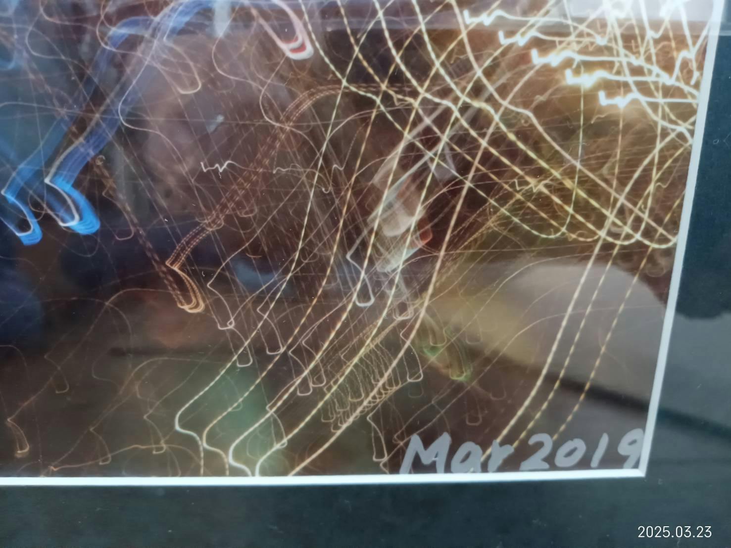 光の軌跡による作品