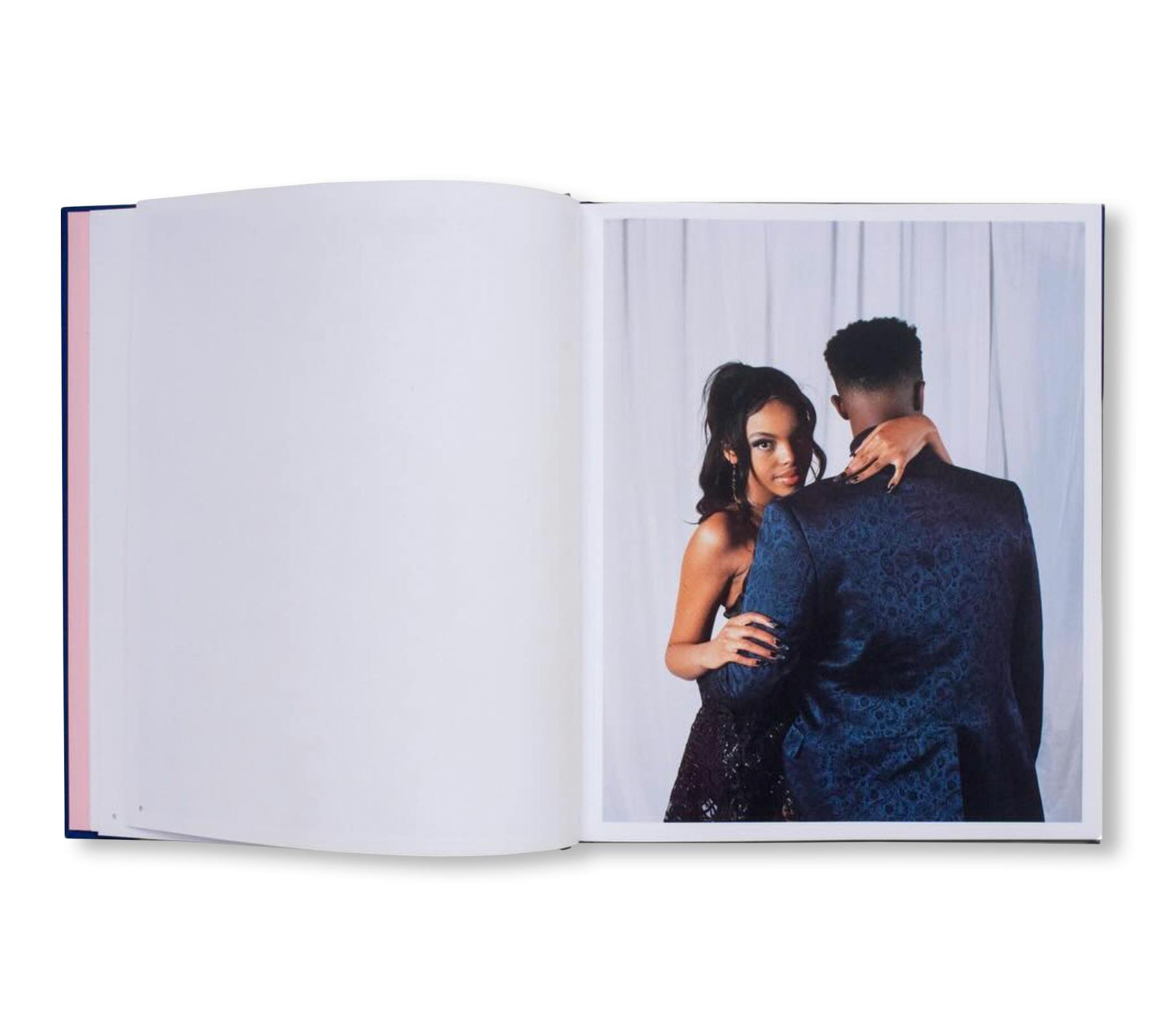 [予約受付中] THE NIGHT IS YOUNG