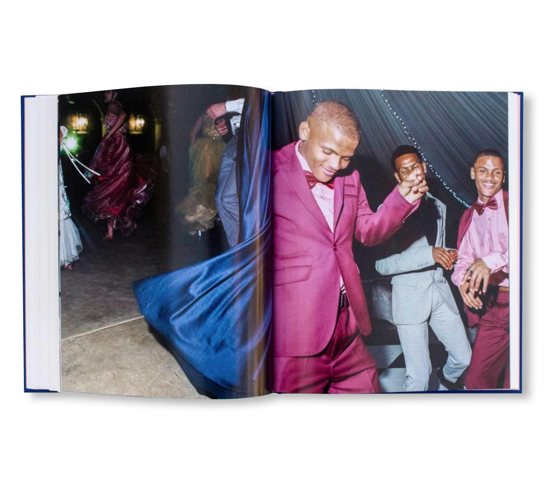 [予約受付中] THE NIGHT IS YOUNG