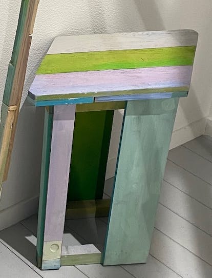 色相の椅子 平行四辺