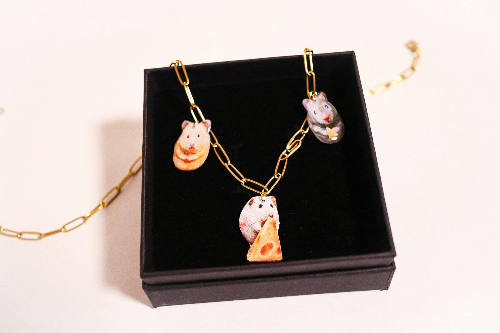 ネックレスチャーム３個