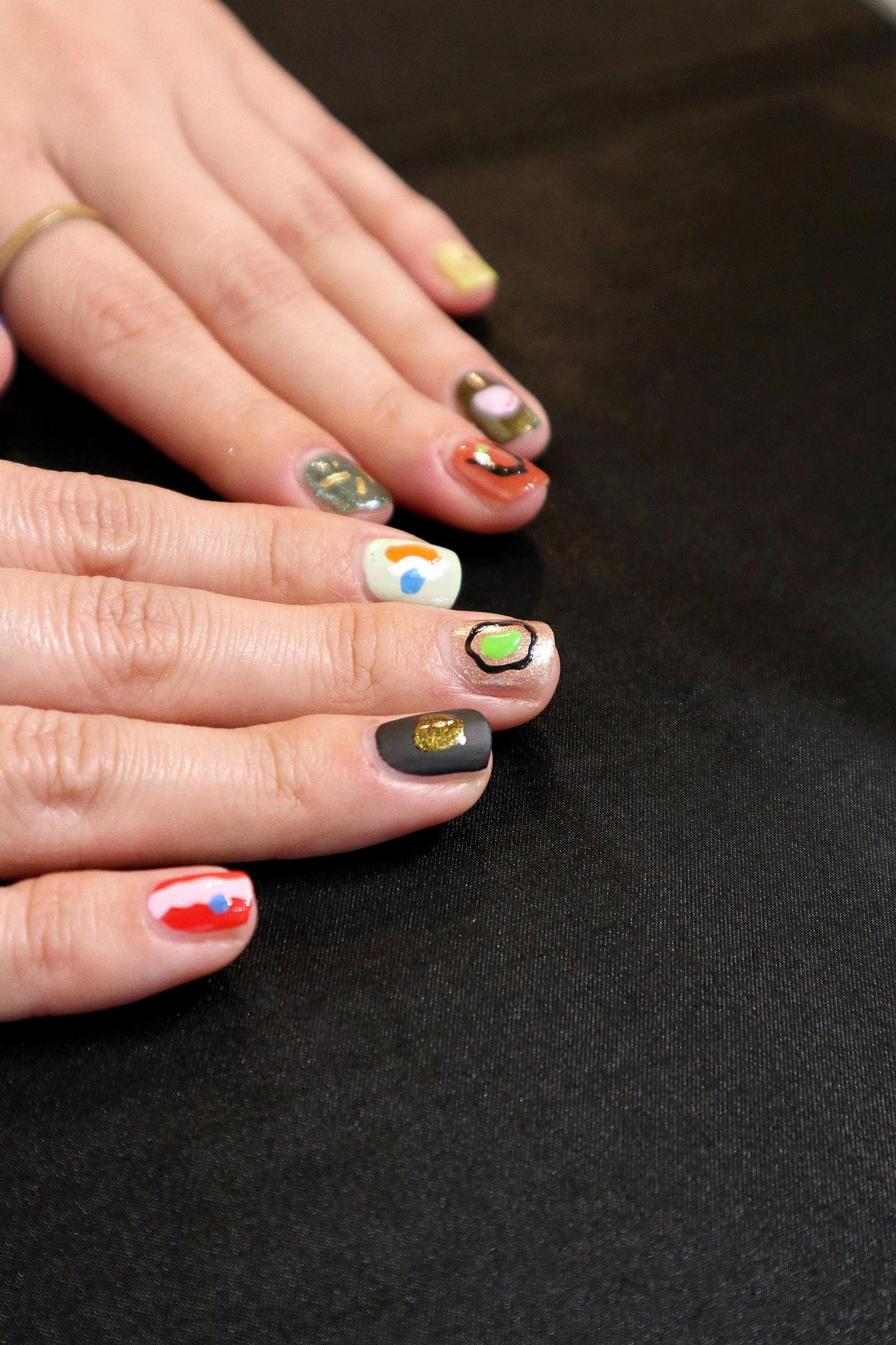 5/3 ④15:10-15:40 つめをぬるひと 爪塗りイベント「ジャンルフリー爪塗り」